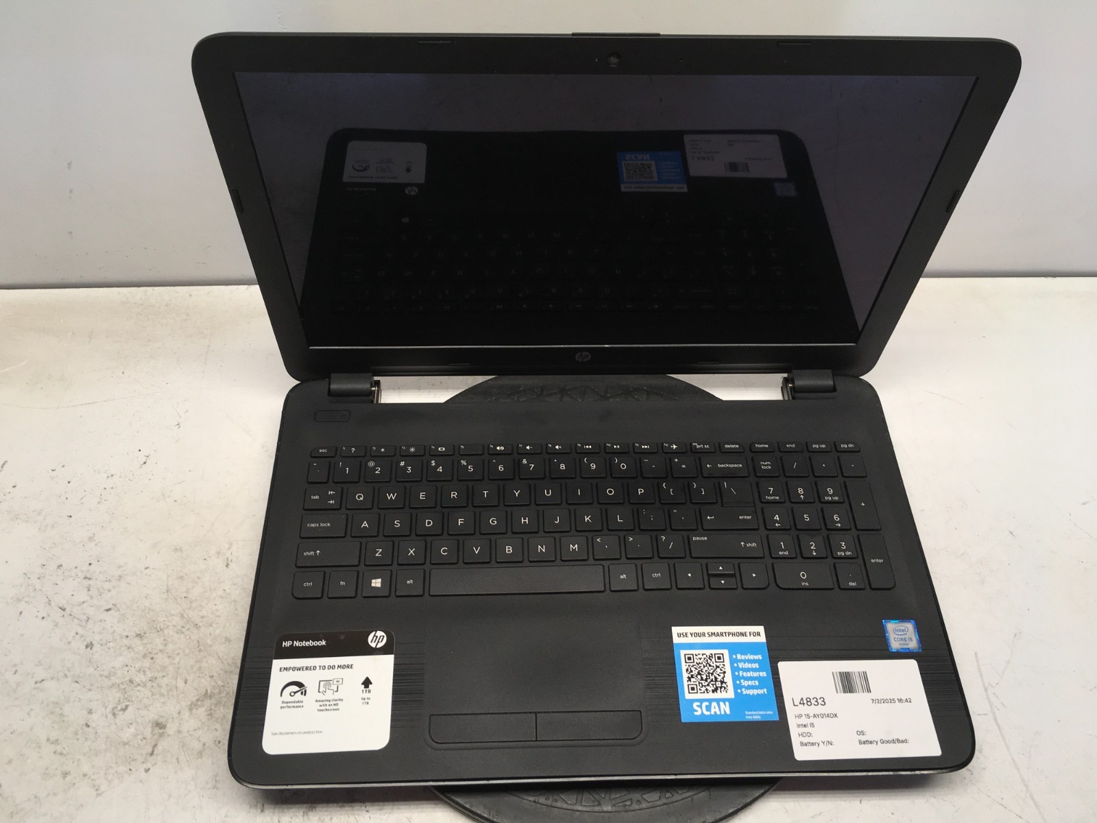 HP 15-AY014DX Intel Core i5-6200U 2.3GHz 8 GB NO HDD/Battery – Damaged LCD