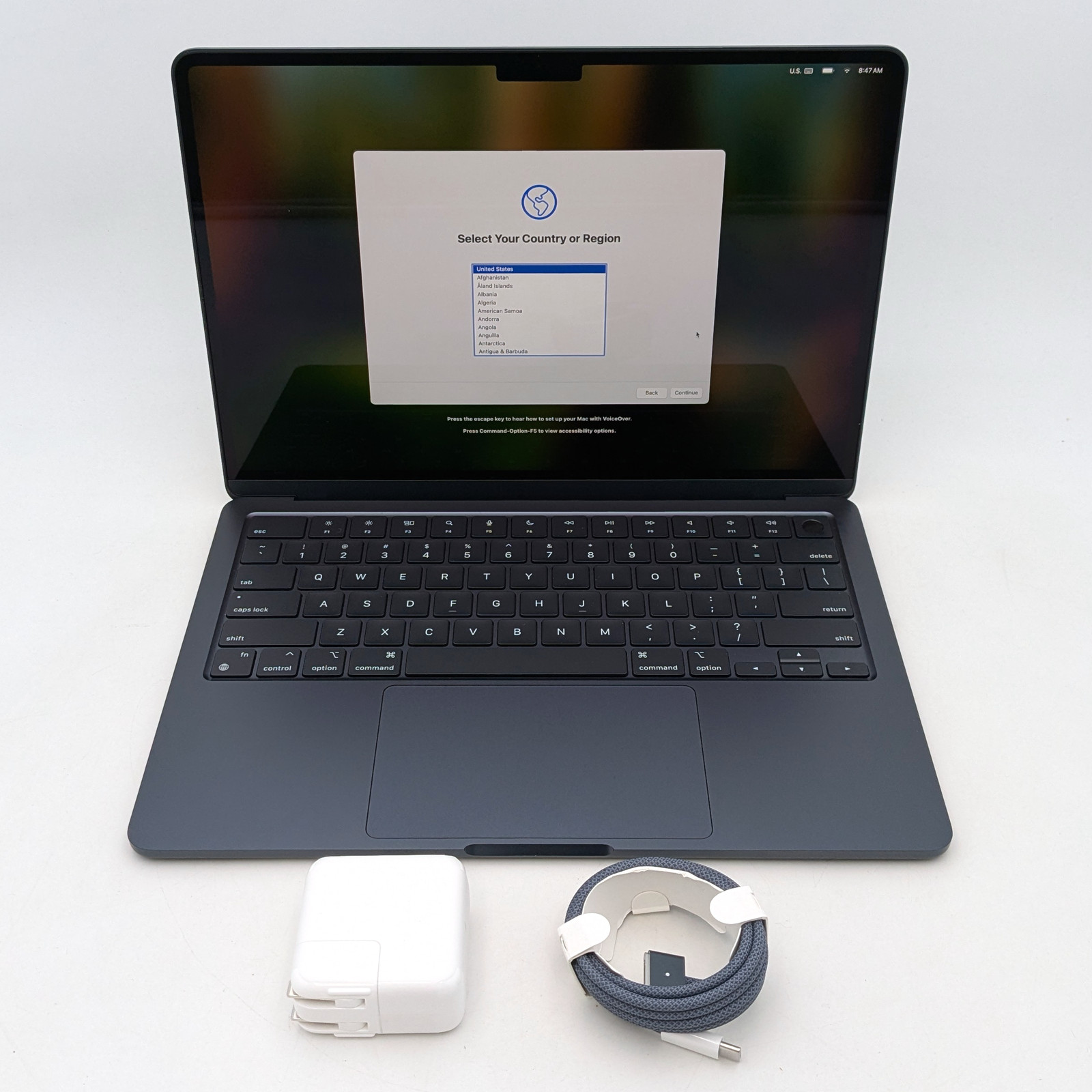 Apple MacBook Air 2024 13.6″ M3 8-Core 256GB SSD 8GB RAM 8-Core GPU MacOS A3113