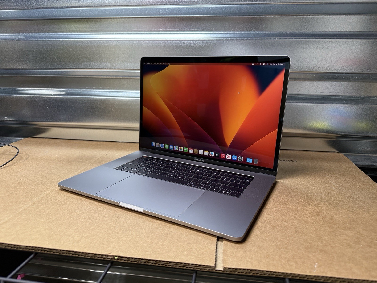 Apple MacBook Pro 15″ 2017 i7 16GB 512GB SSD macOS Ventura