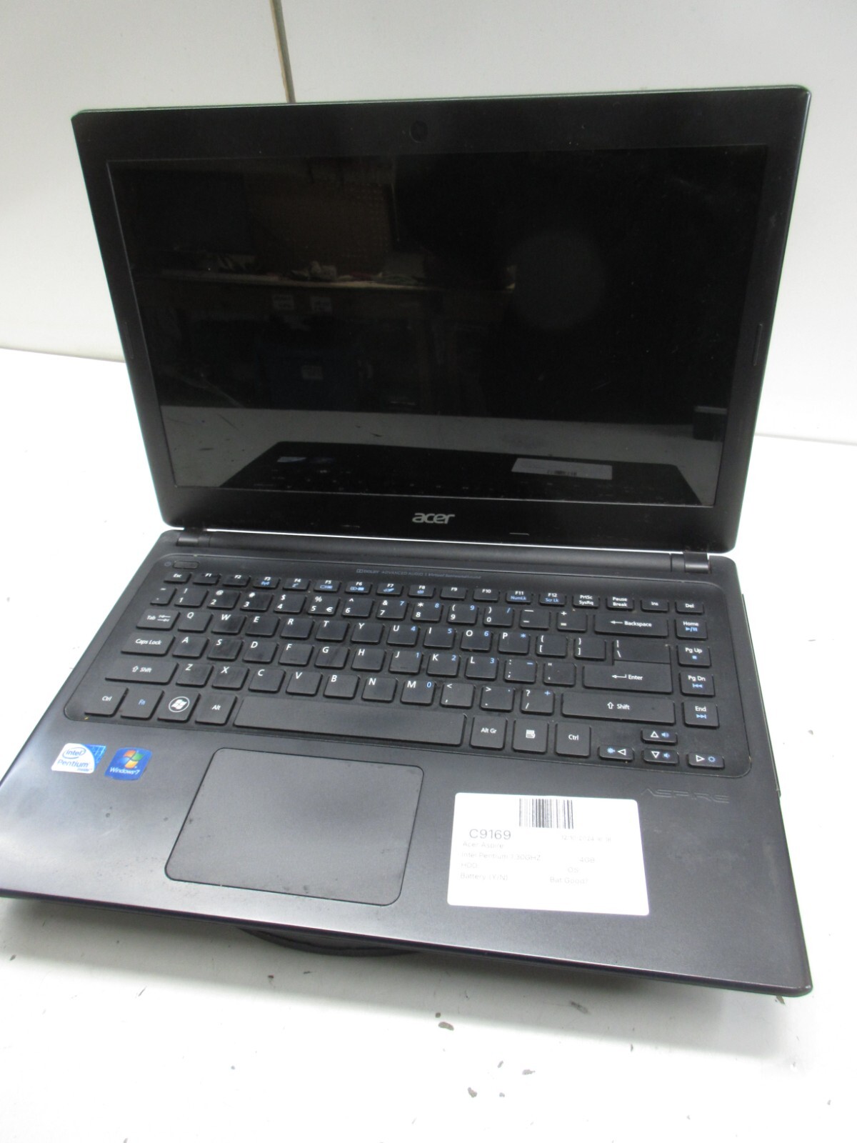 Acer Aspire Intel Pentium 1.30GHZ 4GB NO HDD No Batt