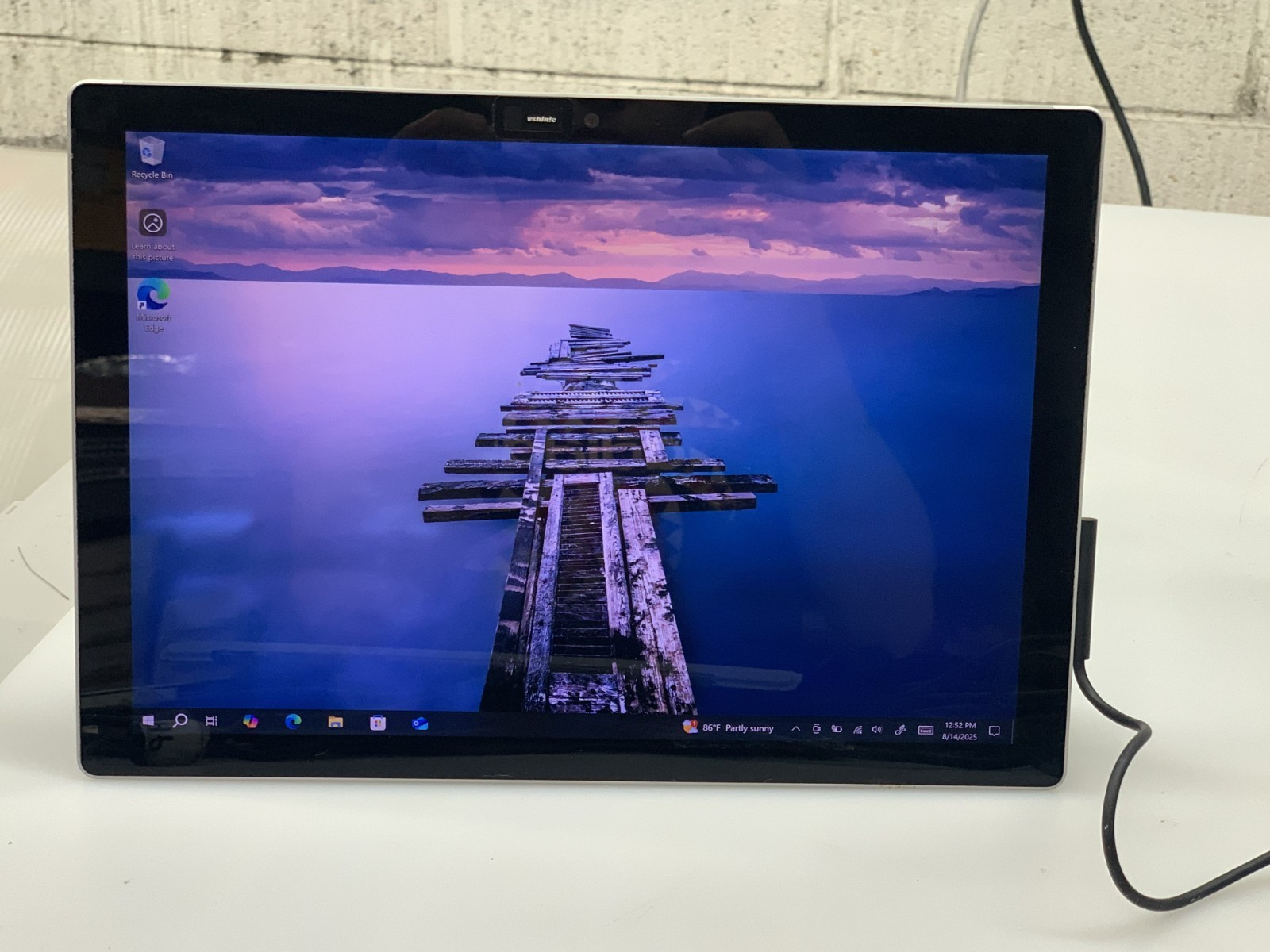 MICROSOFT SURFACE 1724 i5-6300U@2.40GHZ 8GB RAM 256GB NVME W10P W/AC TOUCH