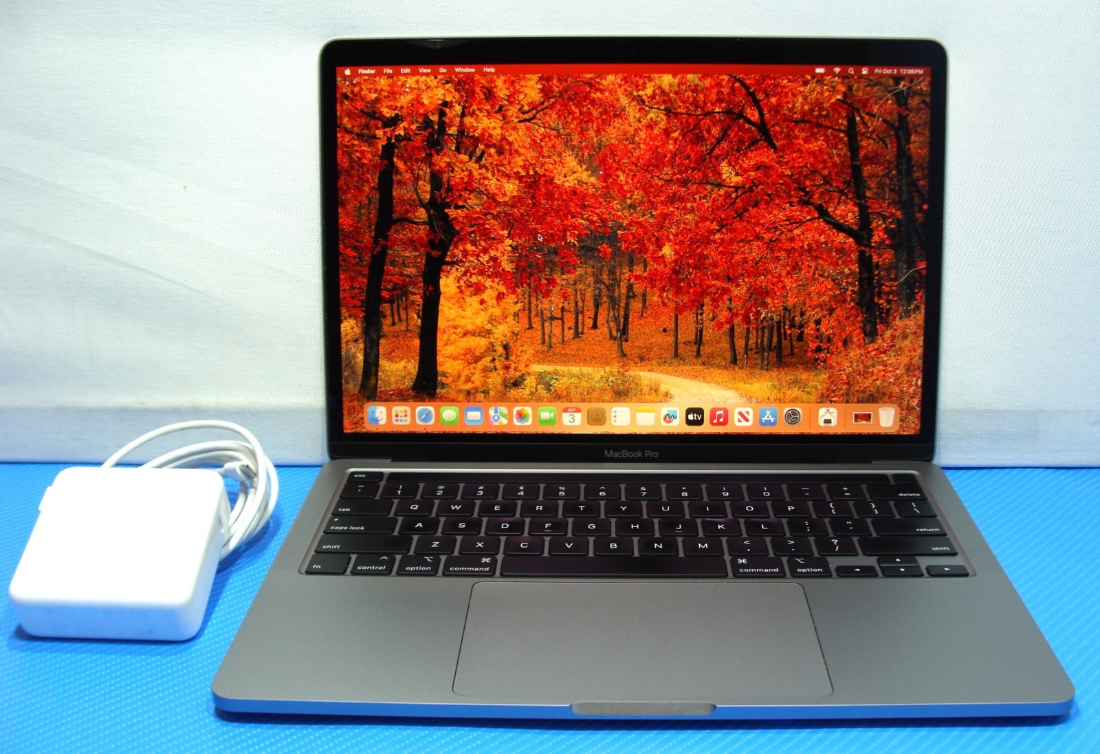 Apple MacBook Pro A2251 13″ (2020) I5-1038NG7 2GHz 16GB RAM 512GB SSD OS Sonoma