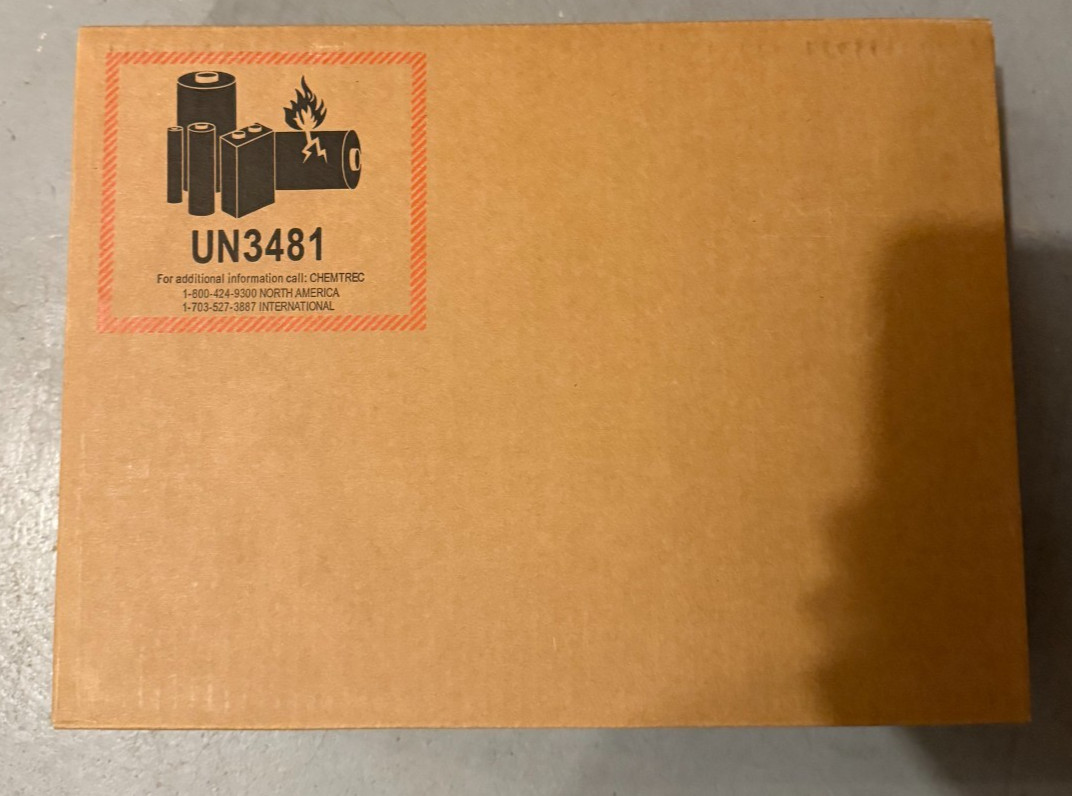 Apple MacBook Air 2020 13.3″ Apple M1 256GB SSD 8GB RAM Silver MGN93LL/A