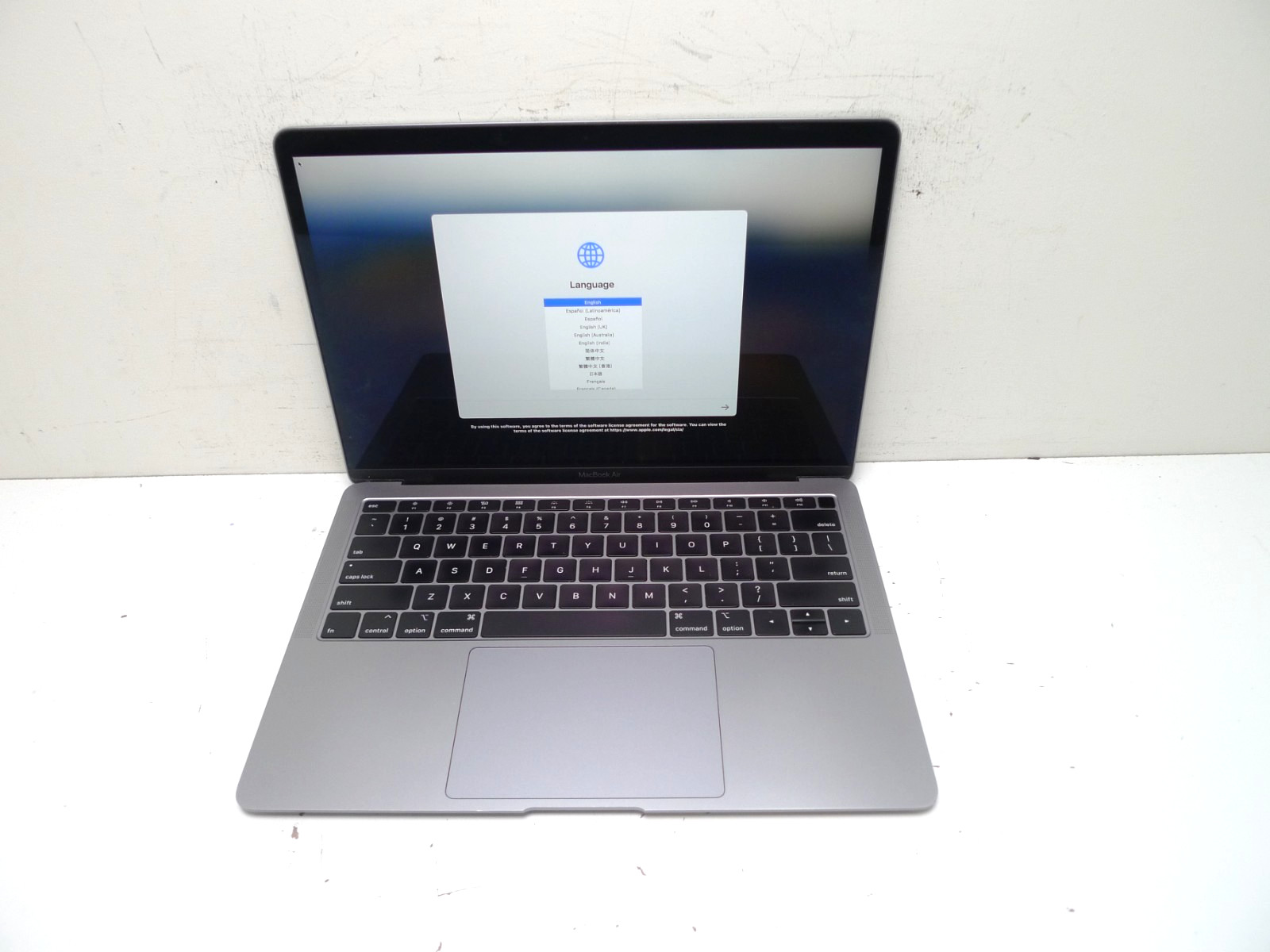 MacBook Air 13″ 2019 | i5-8210Y | 8GB RAM | 256GB NVMe | 224 Cycles | Read