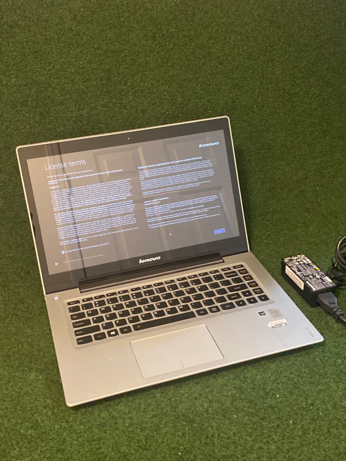 Lenovo IdeaPad U310 TOUCH 13.3″ Intel Core i5-3337U 1.8GHz 4GB 500GB HD BT Win10