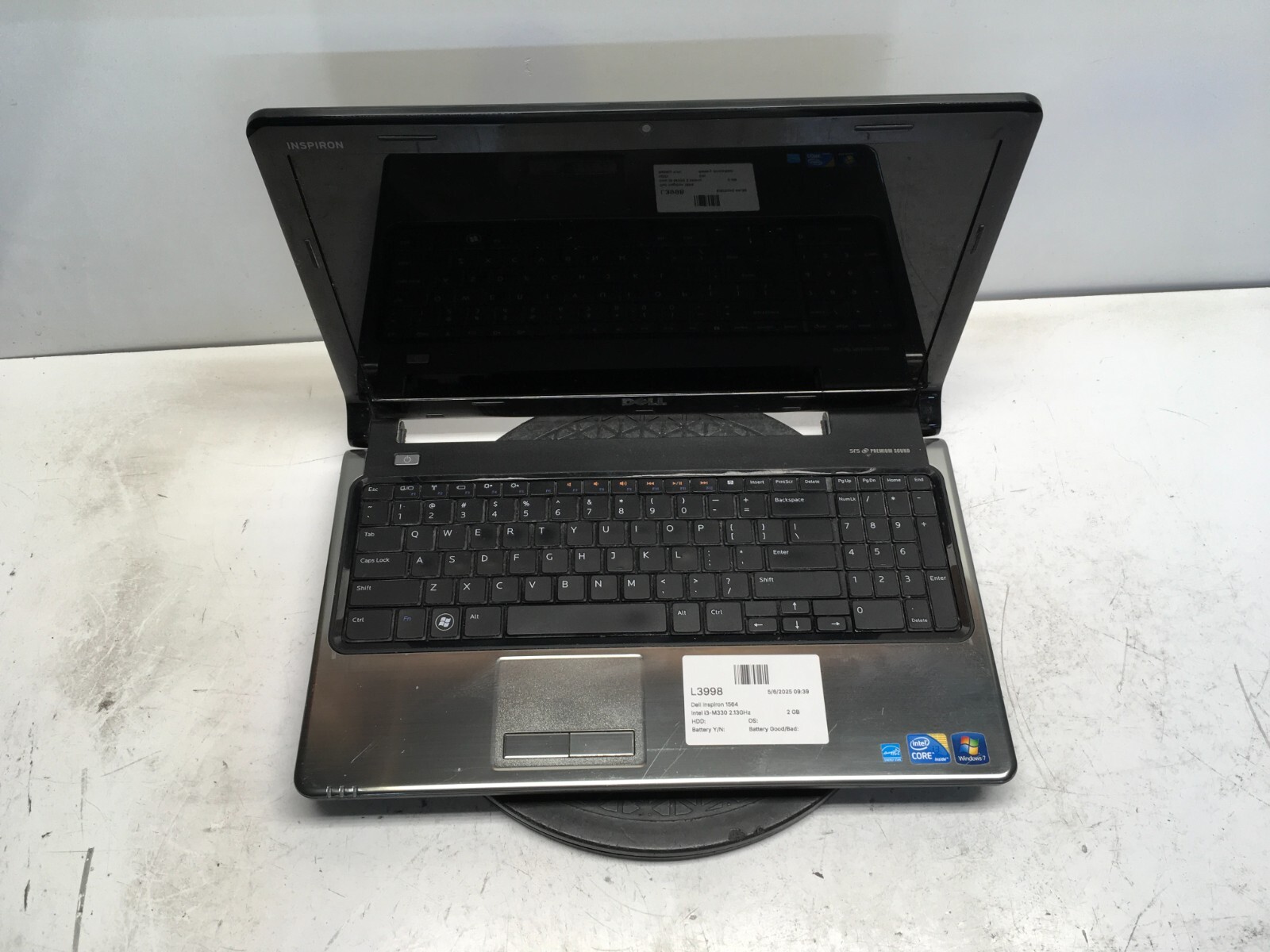 Dell Inspiron 1564 Intel i3-M330 2.13GHz 2 GB NO HDD No Batt