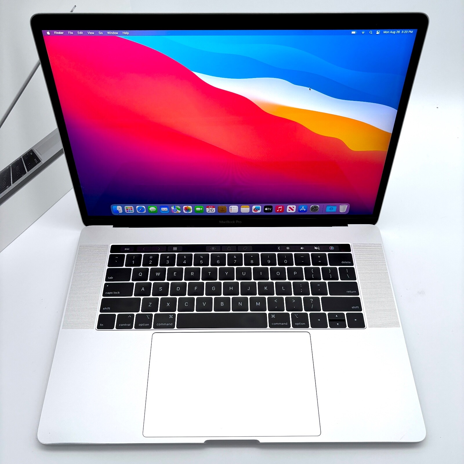 TOUCH ID Apple MacBook Pro 15 inch Laptop 2.4GHz Core i9 32GB RAM 512GB SSD