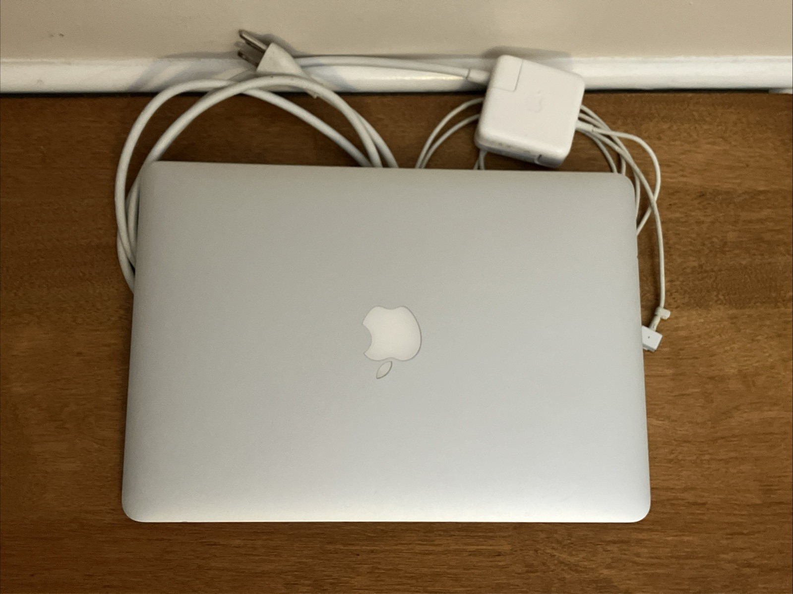 Apple MacBook Air 13″ A1466 1.4GHz Intel Core i5 8GB RAM 128GB SSD Big Sur