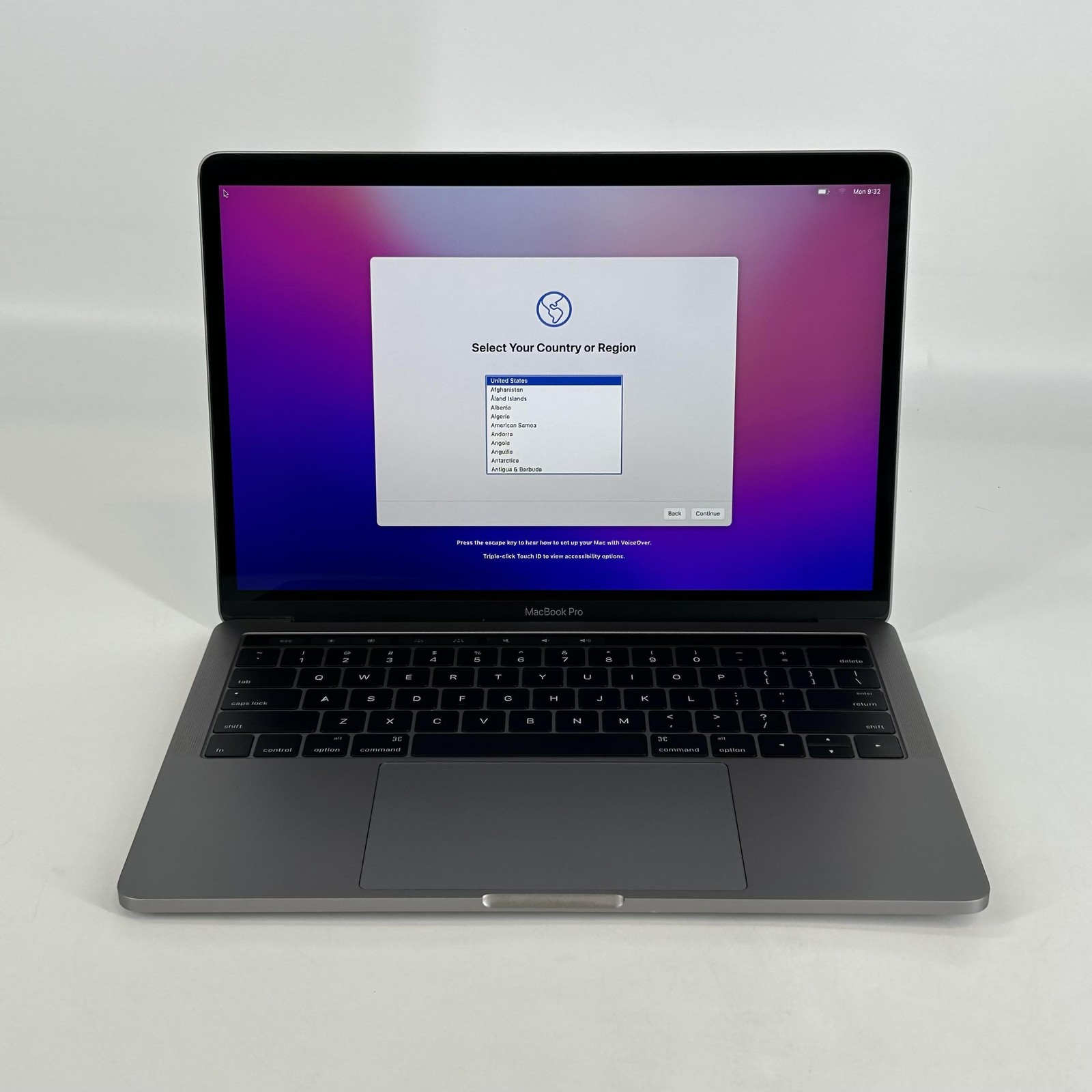 MacBook Pro 13 Space Gray 2016 3.3 GHz Intel Core i7 6th Gen. 16GB 1TB SSD