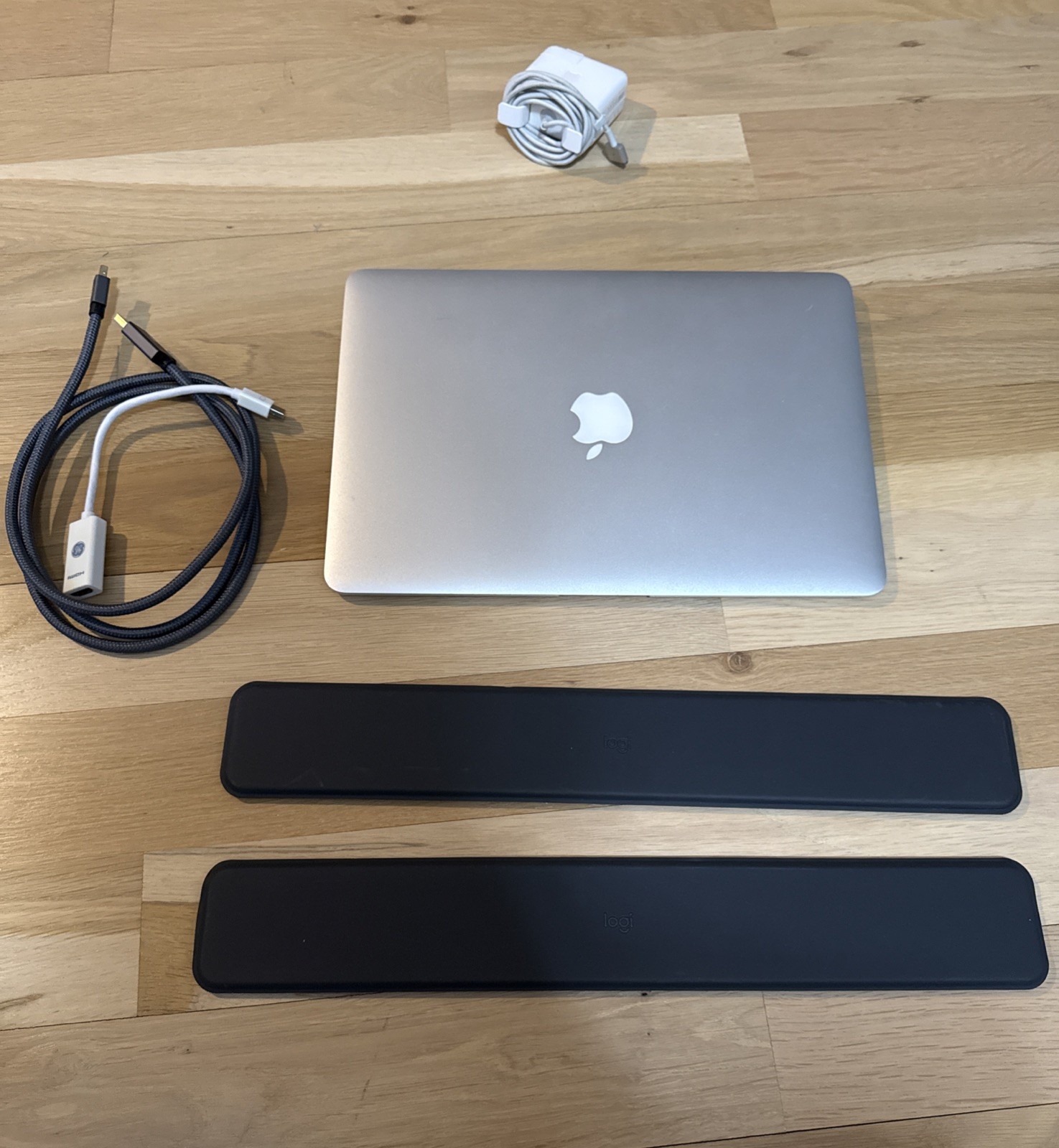 Apple MacBook Air 13-inch 2015 Intel I7-5650U 2.2GHz, 8GB RAM, 500GB SSD, A1466