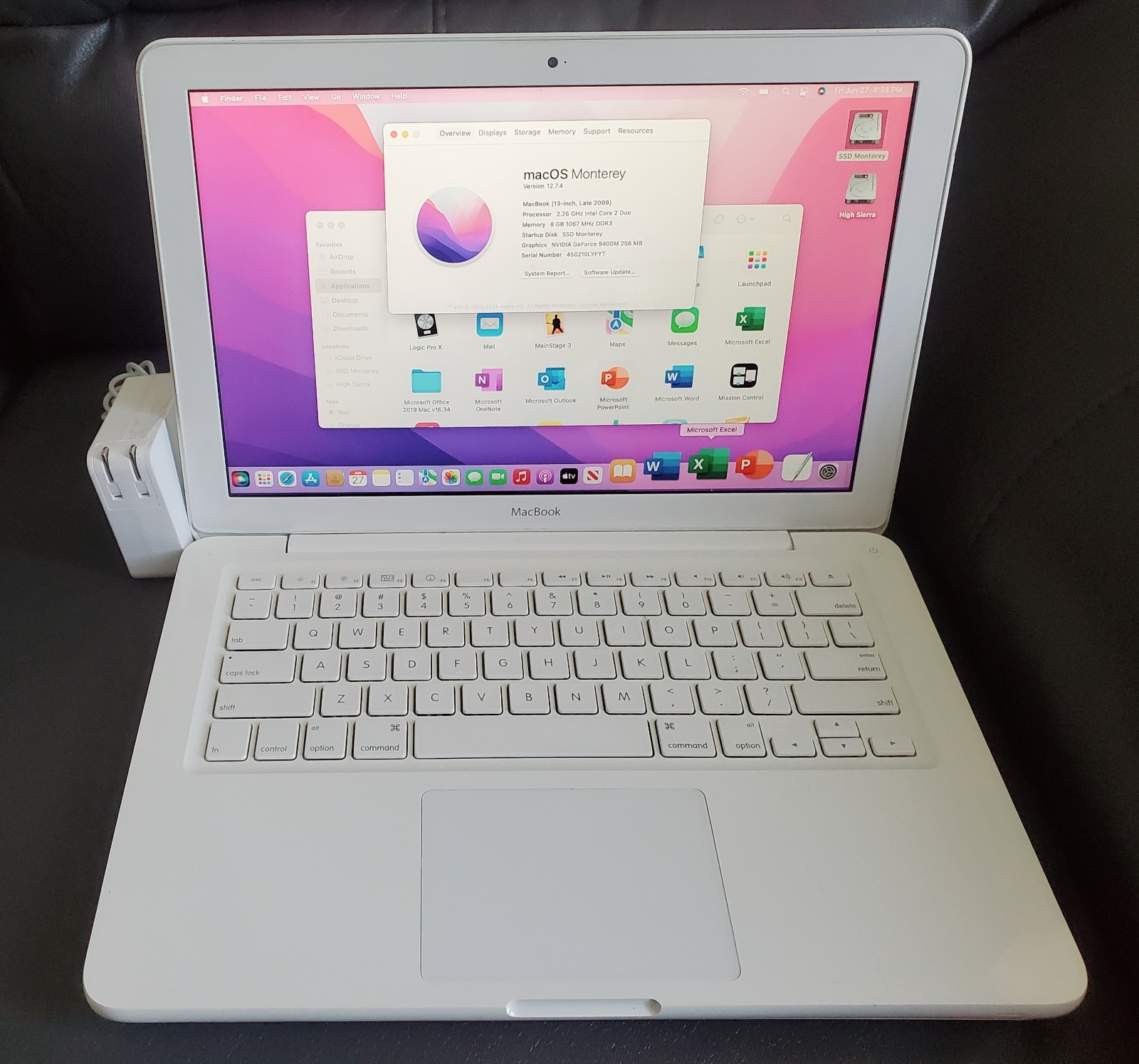 White Apple laptop MacBook 13″ 2.26GHz|8GB|500GB SSD|macOS Monterey-High Sierra