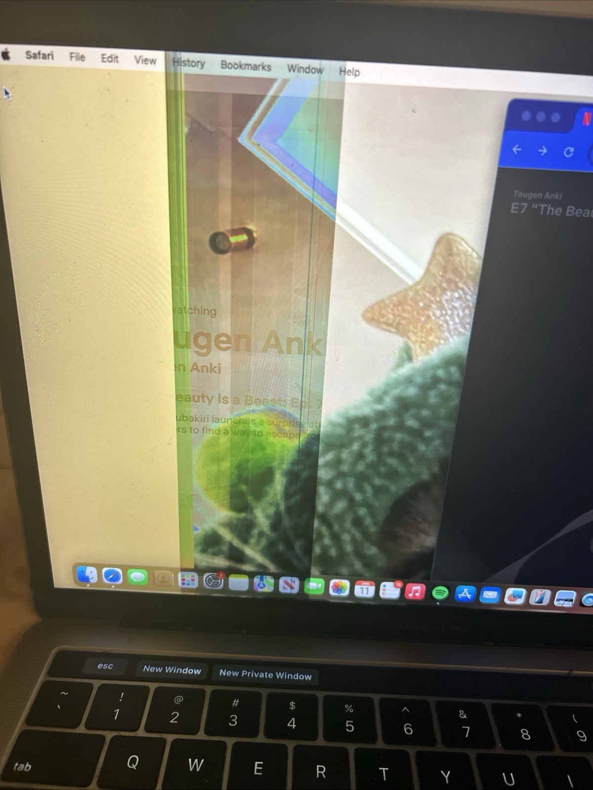 Apple MacBook Pro 13″ (256GB SSD, Intel Core i5 8th Gen., 1.4 GHz, 8GB) Laptop –