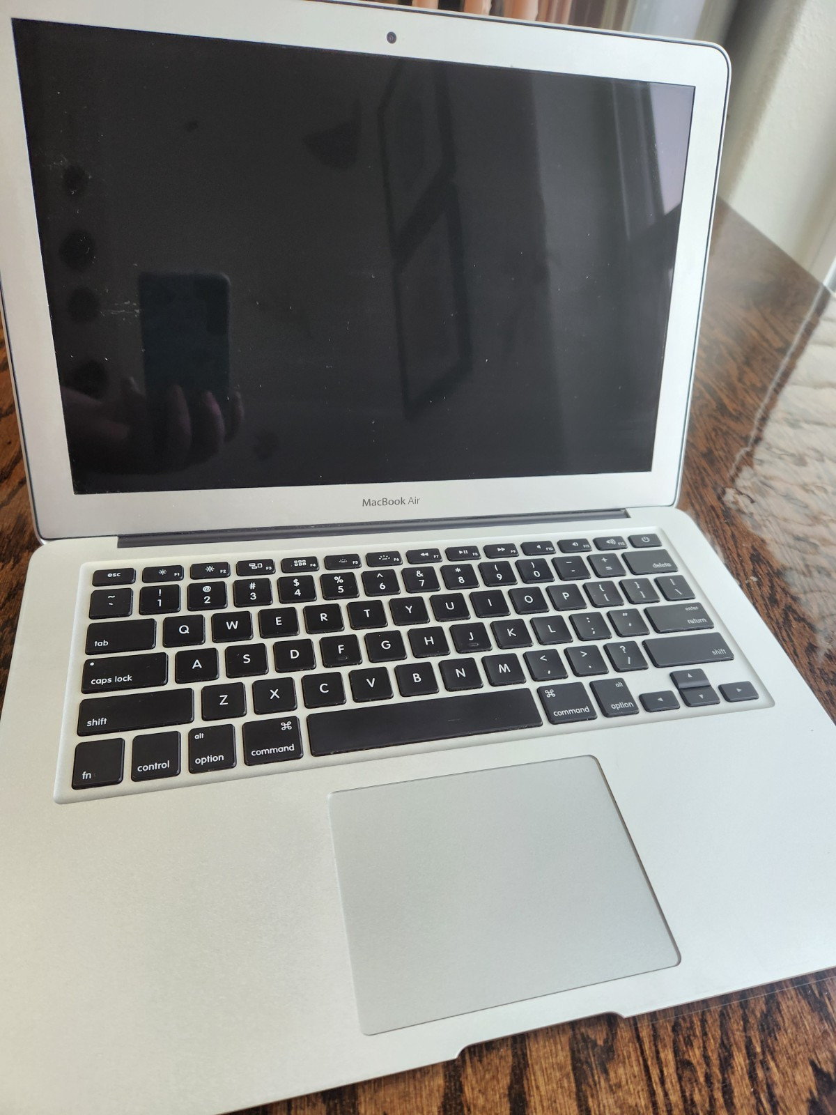 Apple MacBook Air 13in 2017 Intel Core i5-5350U 1.8 GHz, A1466, No SSD for parts