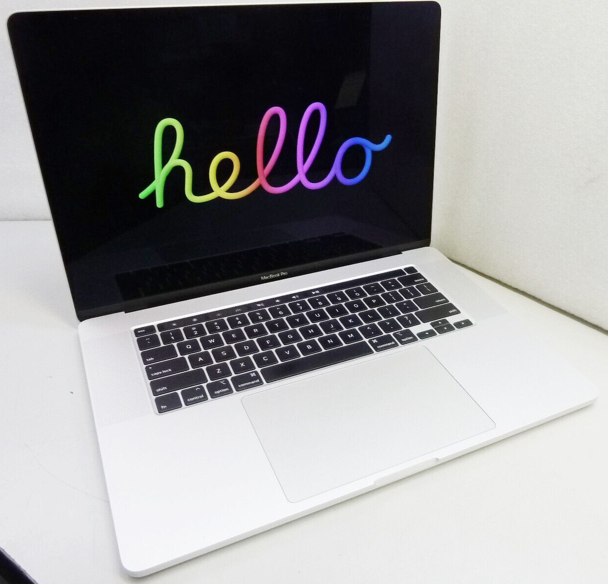 Apple MacBook Pro Touch Bar 16″ | i7-9750H | A2141 | 500 SSD | 16GB