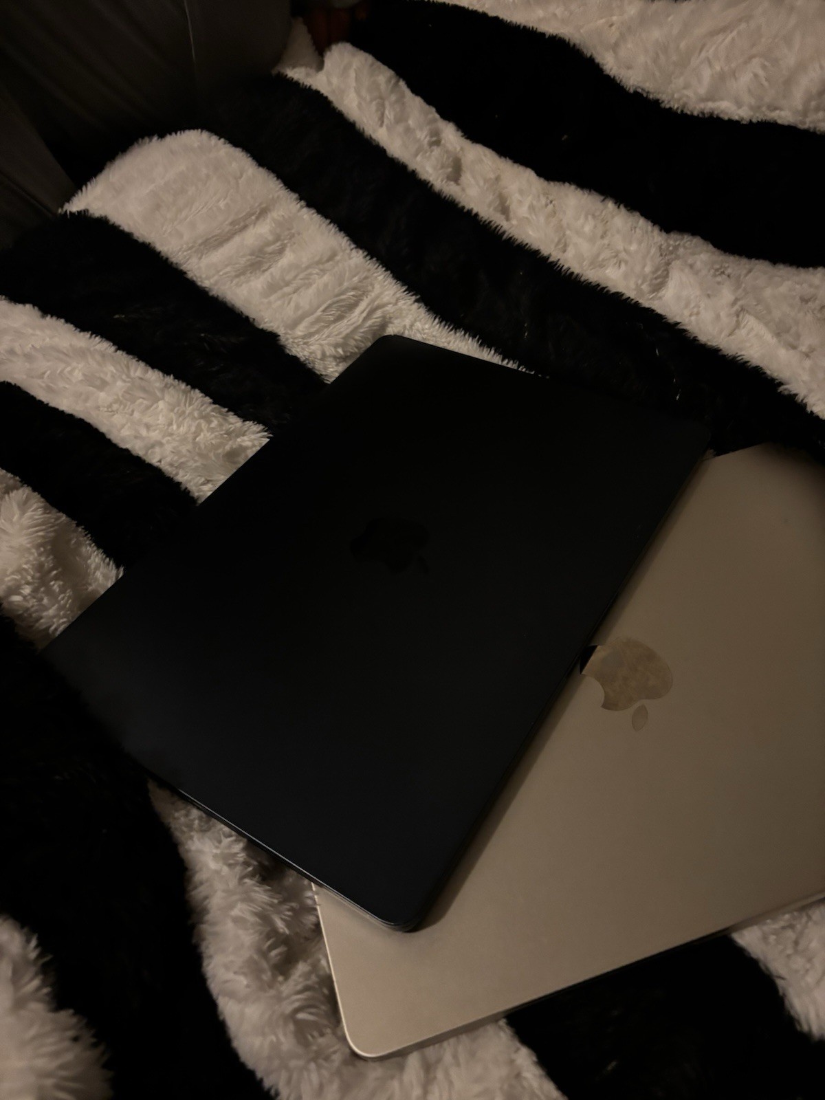 Apple MacBook Series Laptop Black Gold Color, Model MacBook, Sleek Design