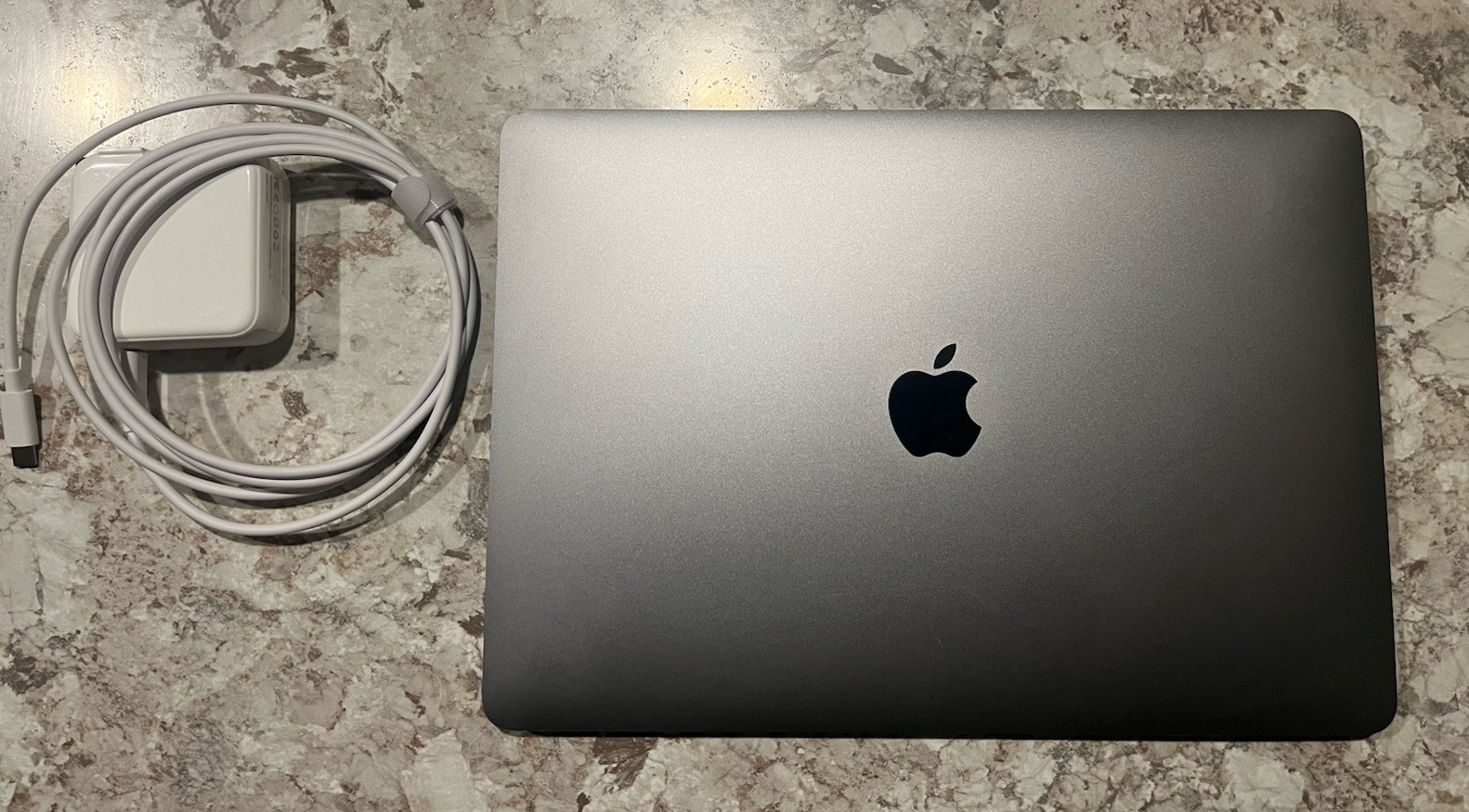 Used Apple MacBook Pro 13 2017, Dual-Core Intel Core i5 2.3 GHz, 256GB, 8GB