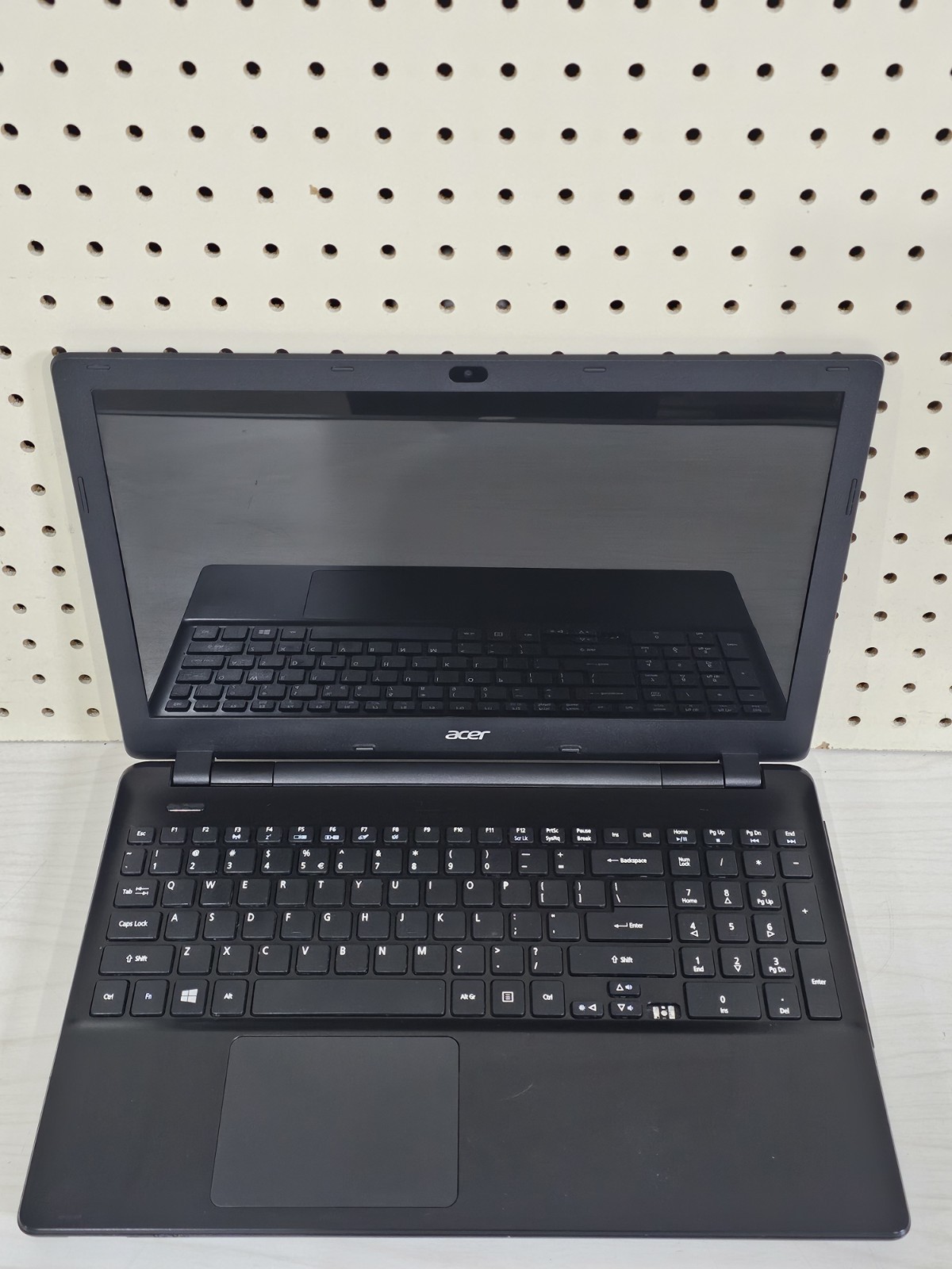 Acer E5-551 Laptop – AMD Radeon R5 – 6GB RAM – 750GB HDD – Win 10 BAD BATT Read