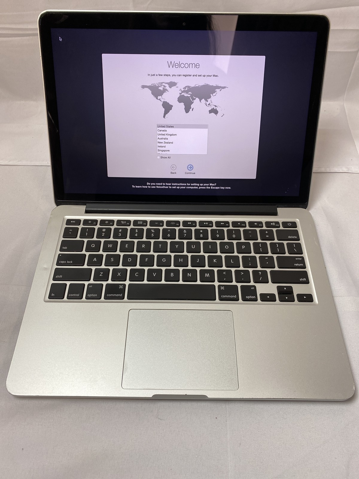 Apple MacBook Pro (E2013) “Core i5″ 13.3” 2.6 GHz 8 GB 256 GB SSD Grade C