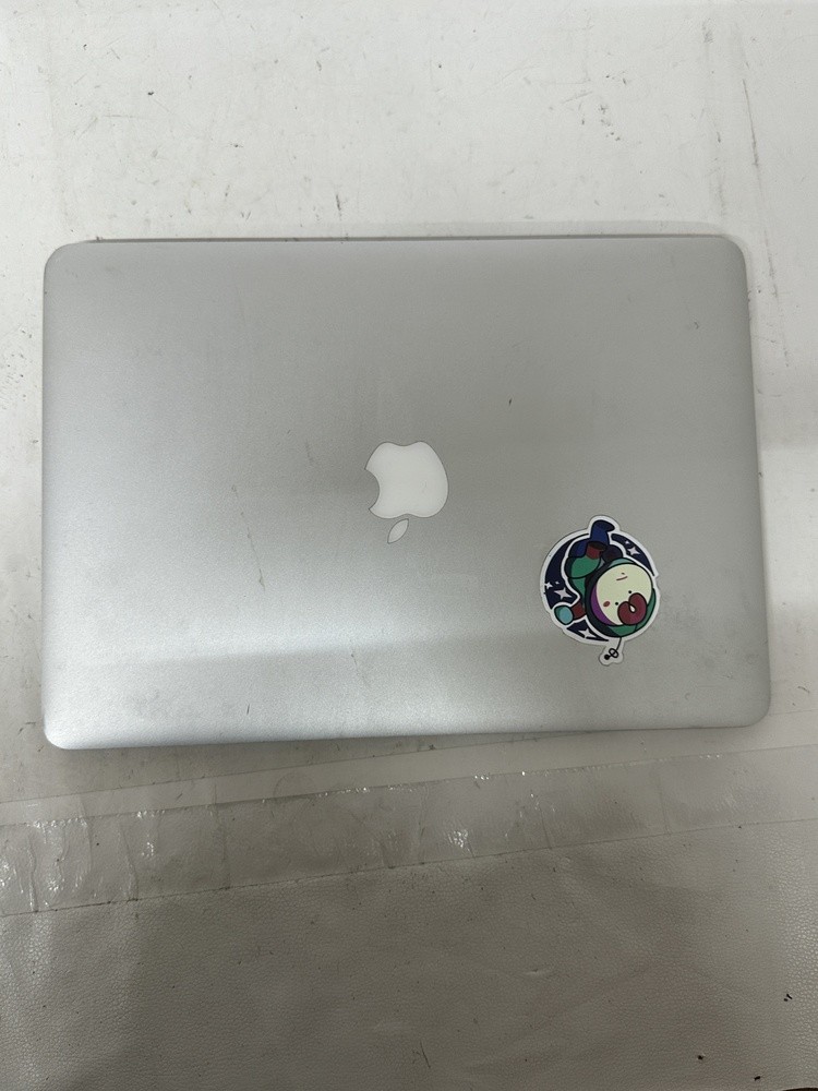 2017 Apple MacBook Air 13.3″ i5 1.8GHz 8GB RAM 128GB SSD Silver A1466 (46710)