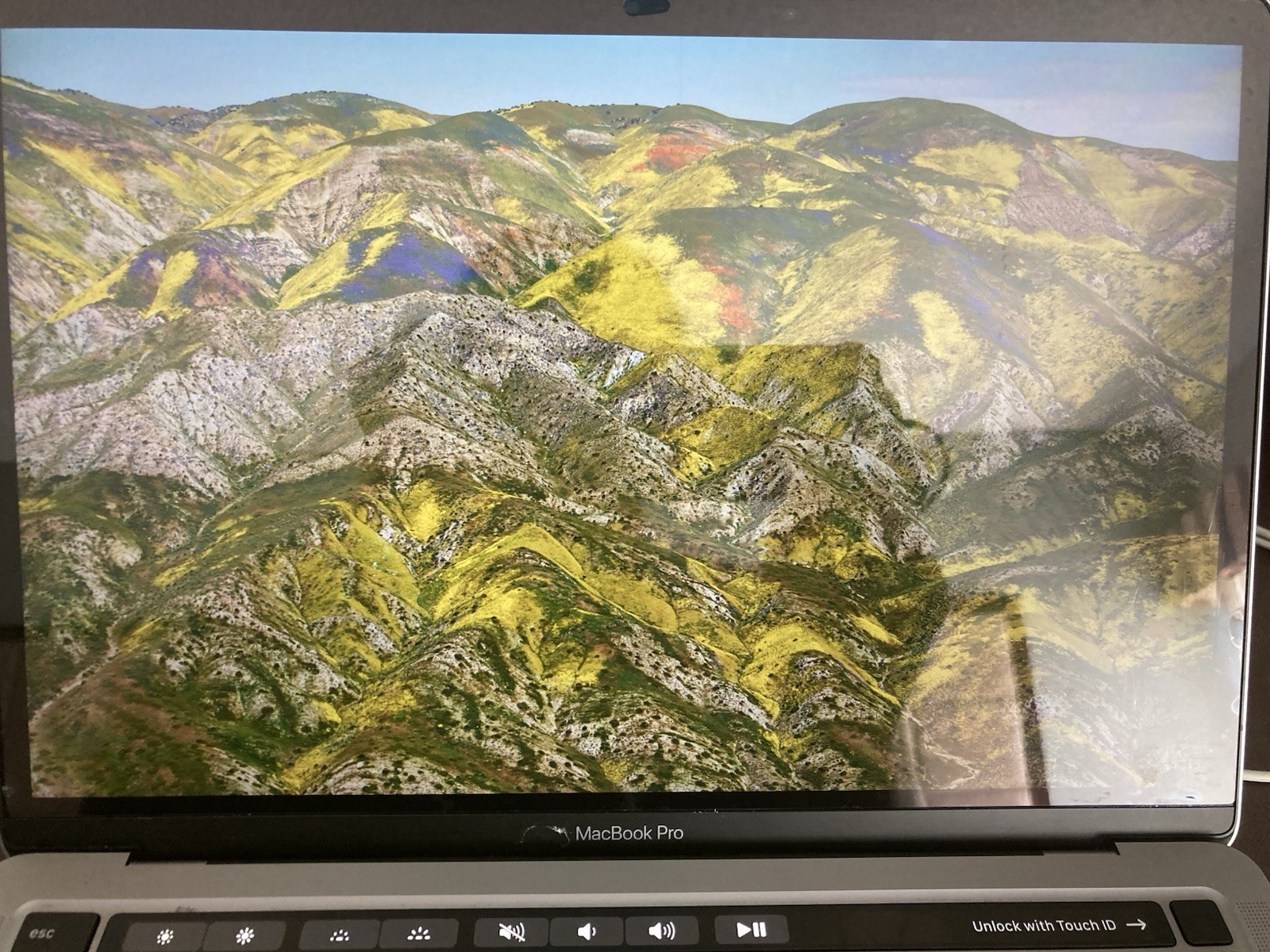 Apple MacBook Pro 13″ (256GB SSD, Intel Core i5 8th Gen., 1.40 GHz, 8GB) Laptop