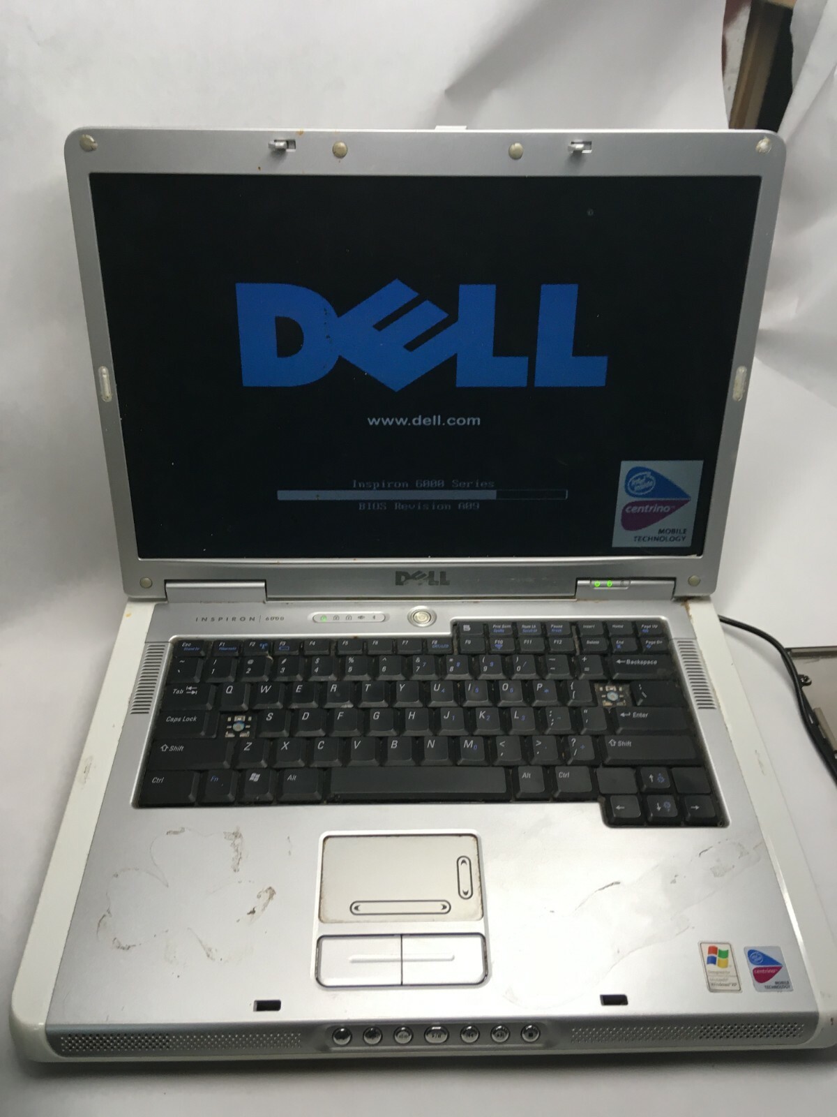 Dell Inspiron 6000 Laptop For parts Boots to Corrupt BIOS NO HDD/RAM/Charger JR