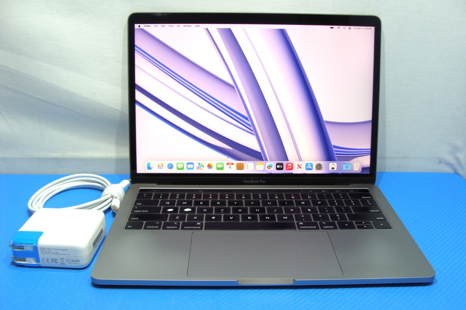 Apple MacBook Pro A1989 (2019) 13.3″ Core i5-8279 2.4GHz 8GB 512GB MV962LL/A