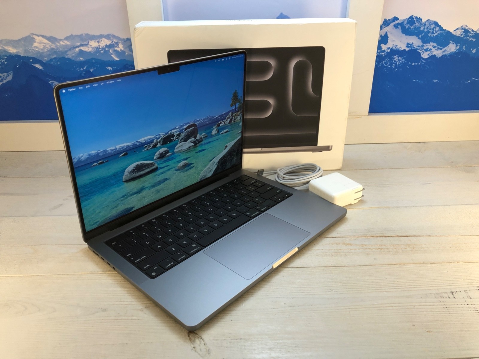 Apple MacBook Pro 2023 14″ Laptop M3 1TB SSD 8GB RAM Space Gray w/Box 3 Cycles