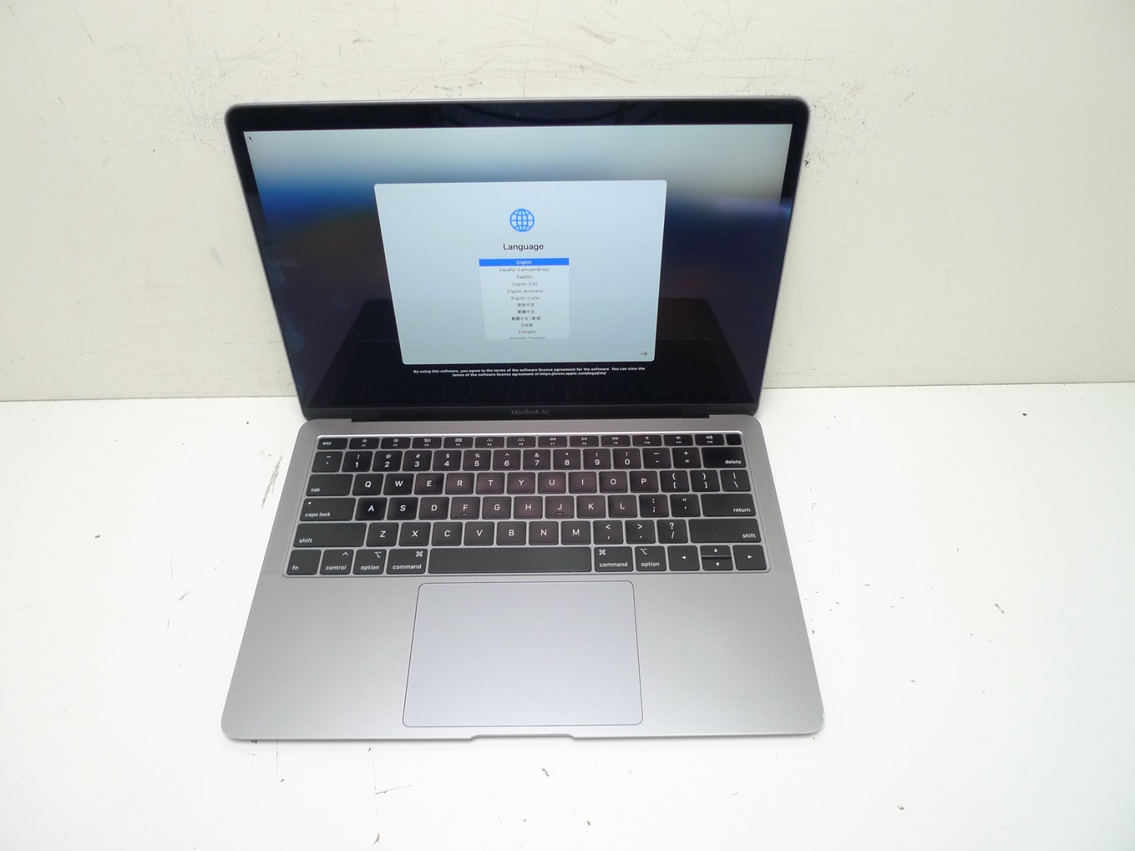 MacBook Air 13″ 2018 | i5-8210Y | 8GB RAM | 256GB NVMe | 857 Cycles | Read