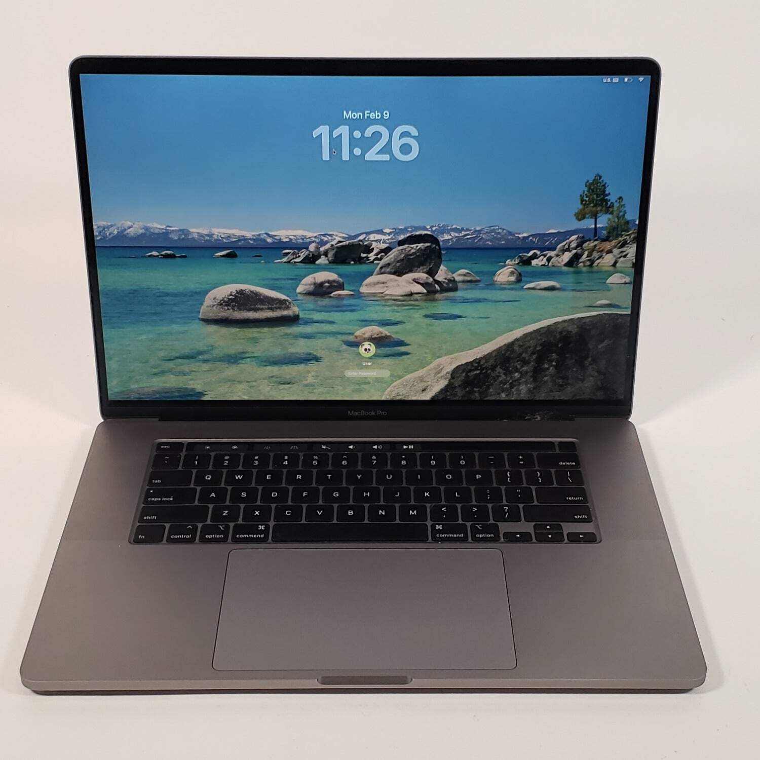 Broken 2019 Apple MacBook Pro 16″ i7 2.6GHz 16GB RAM 500GB SSD A2141 Cracked