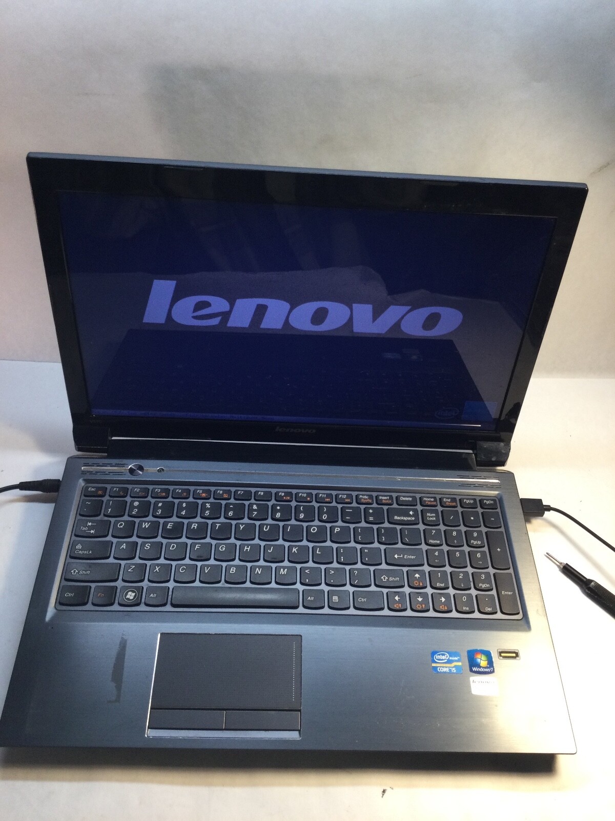 Lenovo IdeaPad V570 15″ Laptop Intel Core i5-2410M 2.4GHz-BAD KEYBOARD -MZ