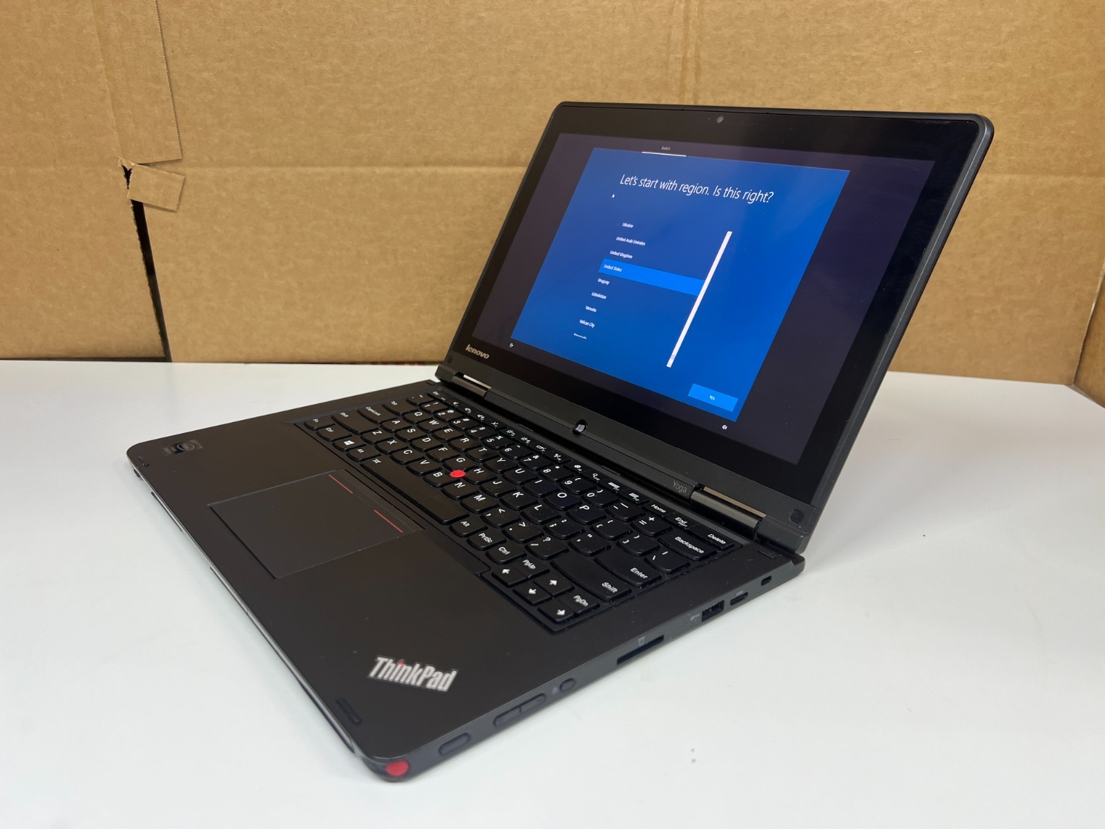 Lenovo ThinkPad Yoga 12 12.5″ Touch Convertible – i5-4200U, 4GB RAM, 240GB SSD