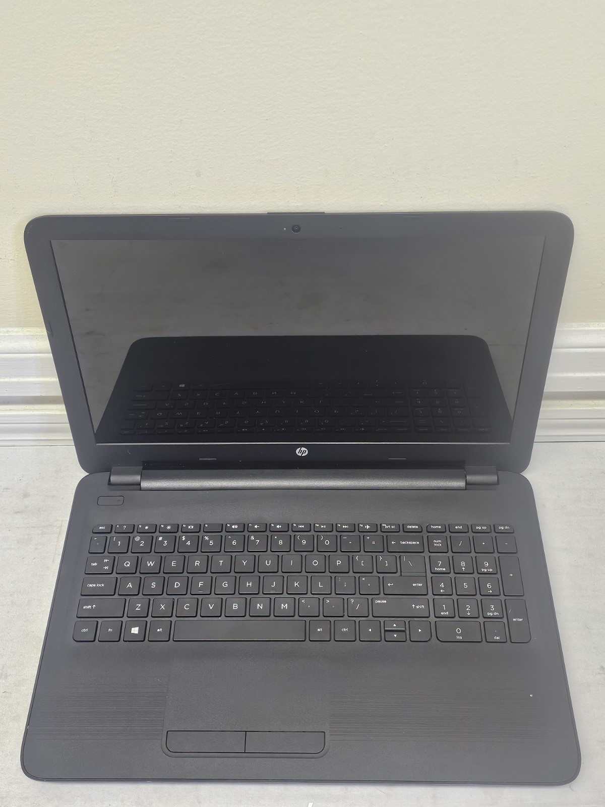 HP 15-ba018wm Laptop – AMD E2-7110 – 4GB RAM – 500GB HDD – Screws Gone – Win 10