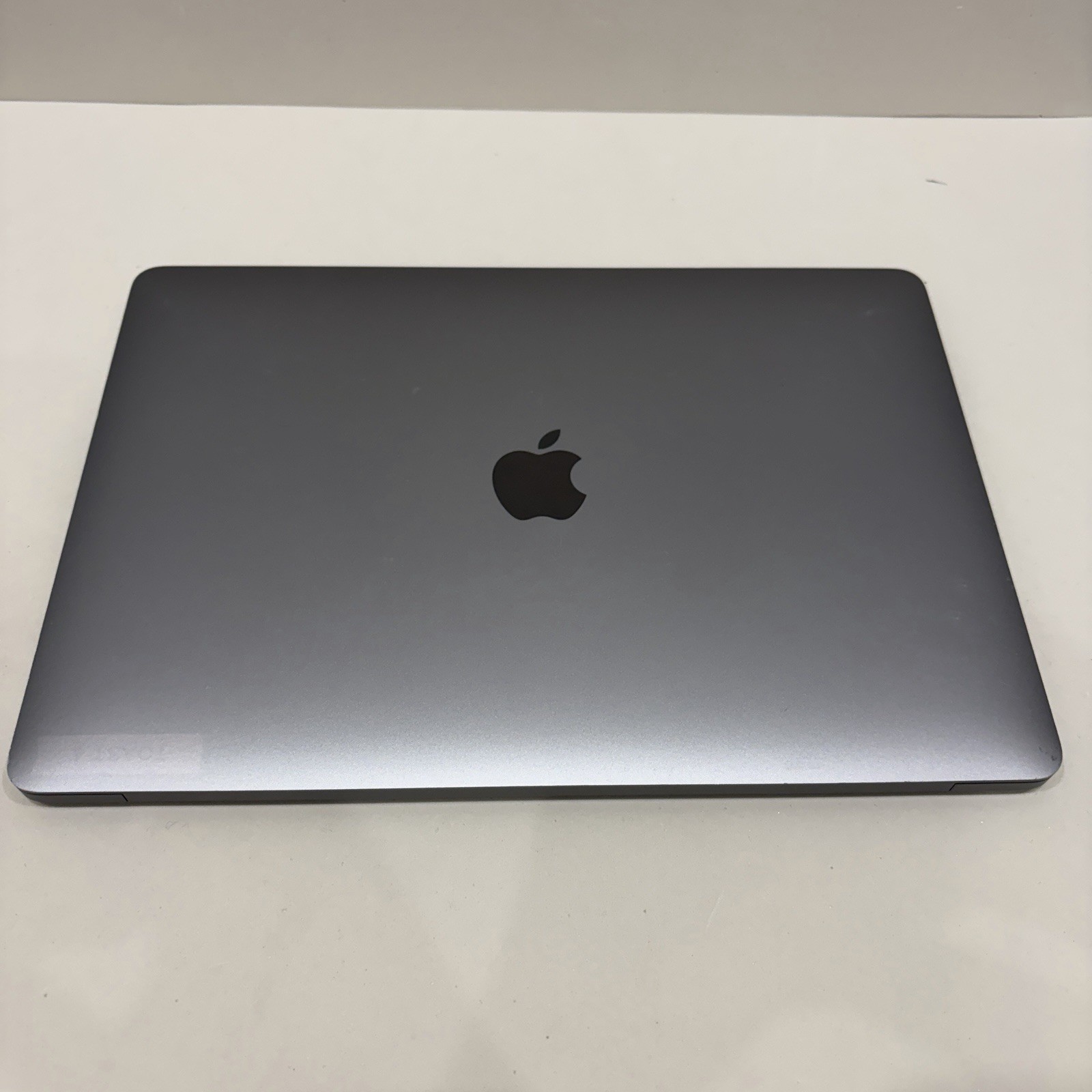 Apple MacBook Pro 13-inch (2017, Two Thunderbolt 3 Ports) New Bat – 2 Cycl Count