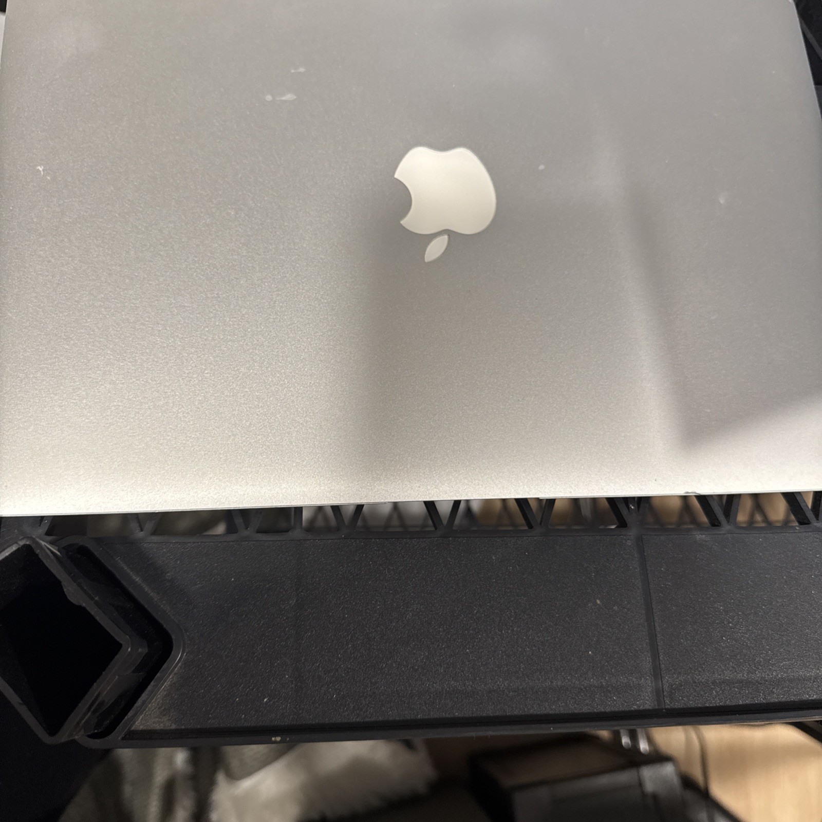 2017 Apple MacBook Air 13.3″ i5 1.8GHz 8GB RAM 128GB Flash Storage Silver A1466