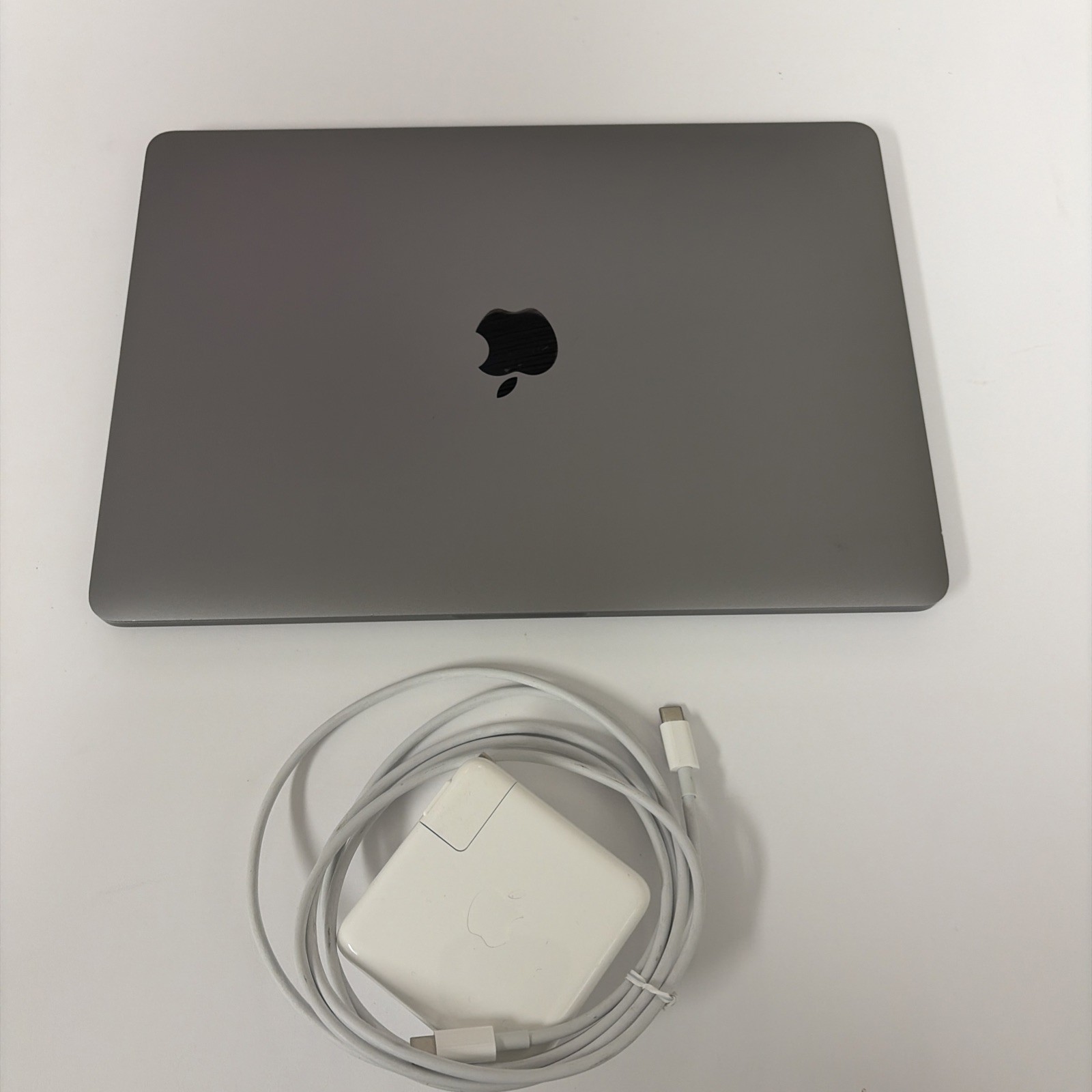 Apple MacBook Pro 13″ Space Gray | 2.8GHz Intel Core i7 | 16GB RAM | 1TB SSD