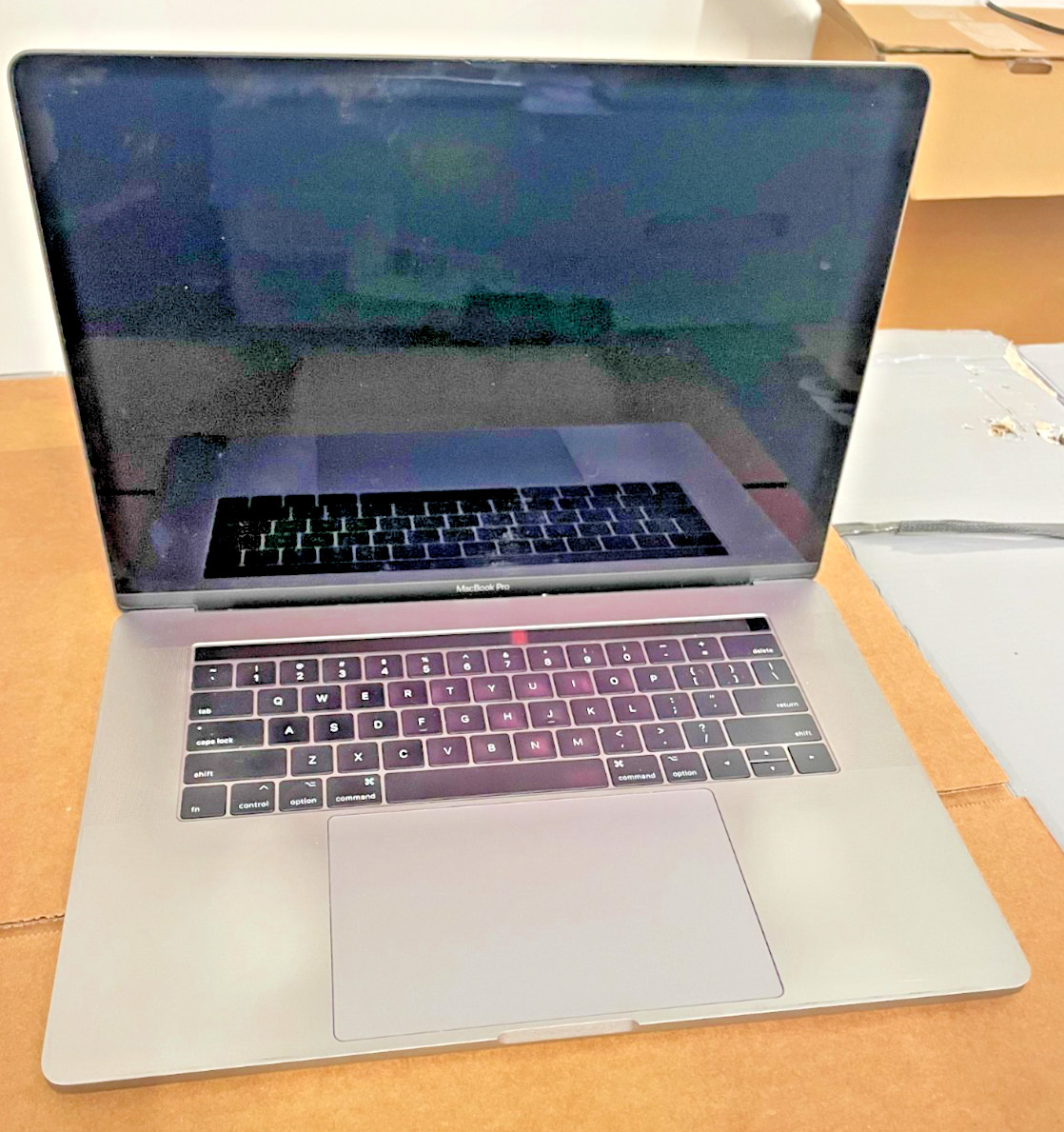 APPLE MacBook Pro 15” 16RAM 512GBB SSD +FOR PARTS+