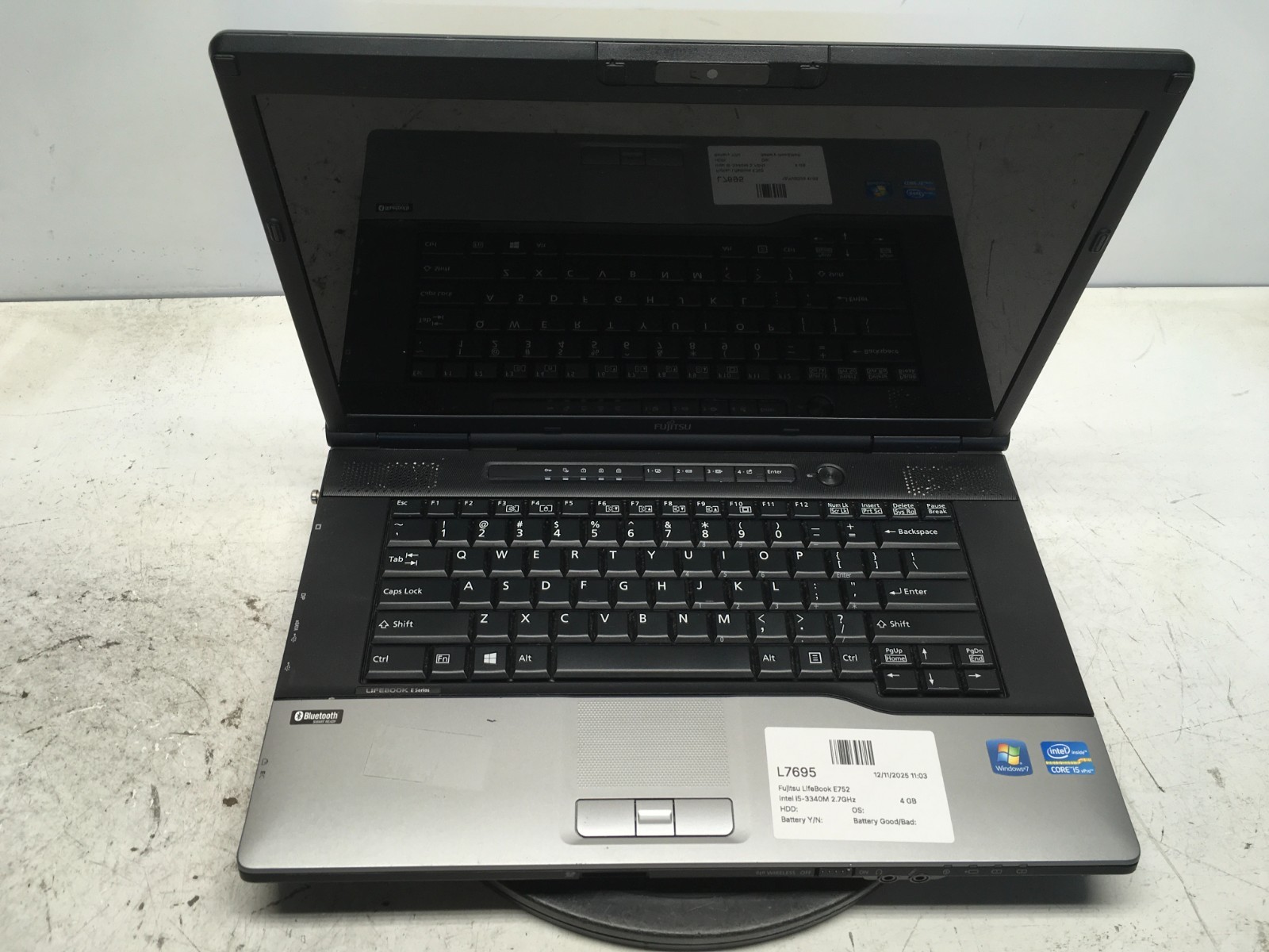 Fujitsu LifeBook E752 Intel i5-3340M 2.7GHz 4 GB NO HDD