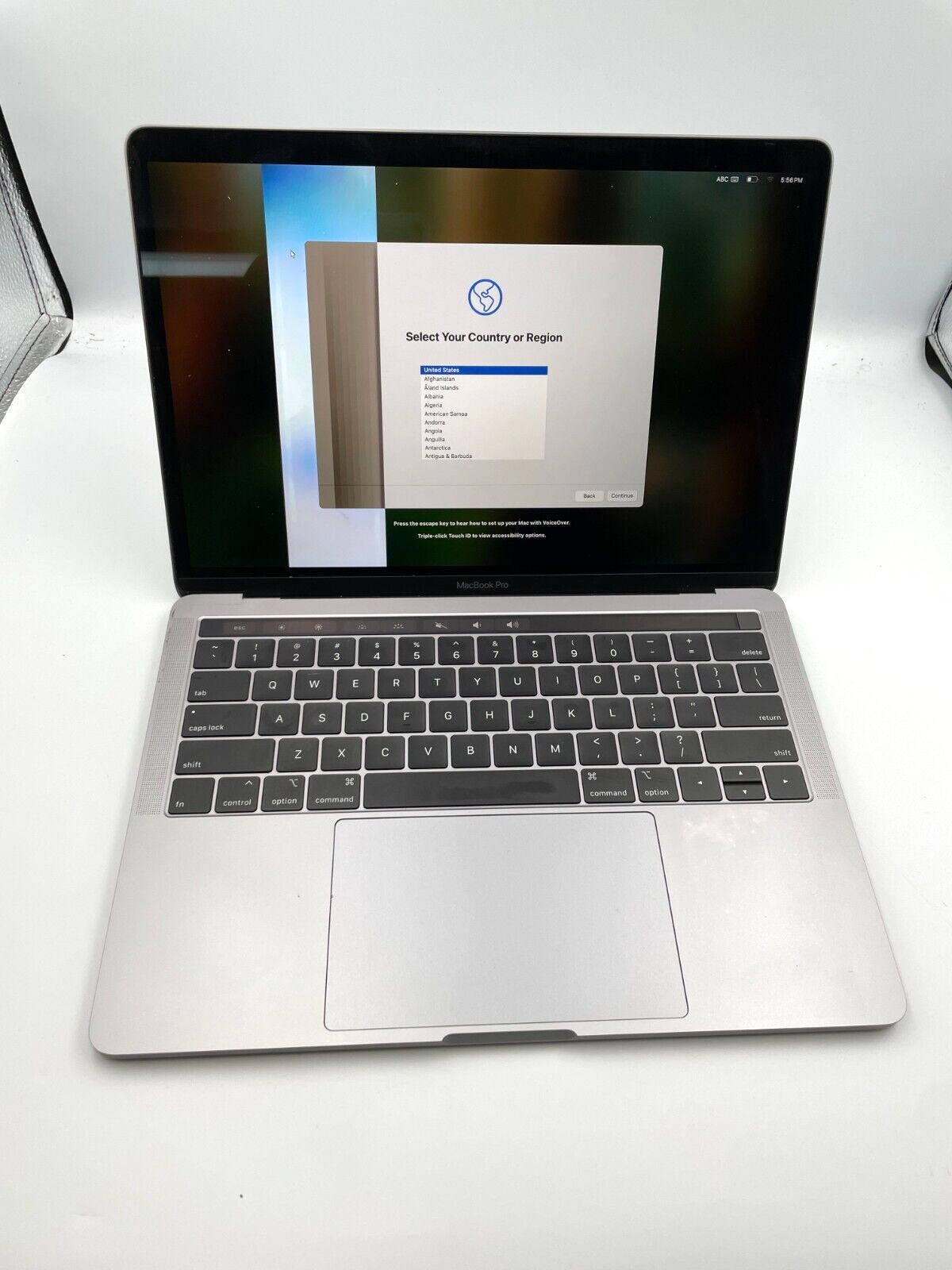Defective Apple MacBook Pro 13″ A1989 2019 i5 2.4GHz 8GB RAM 256GB SSD – READ