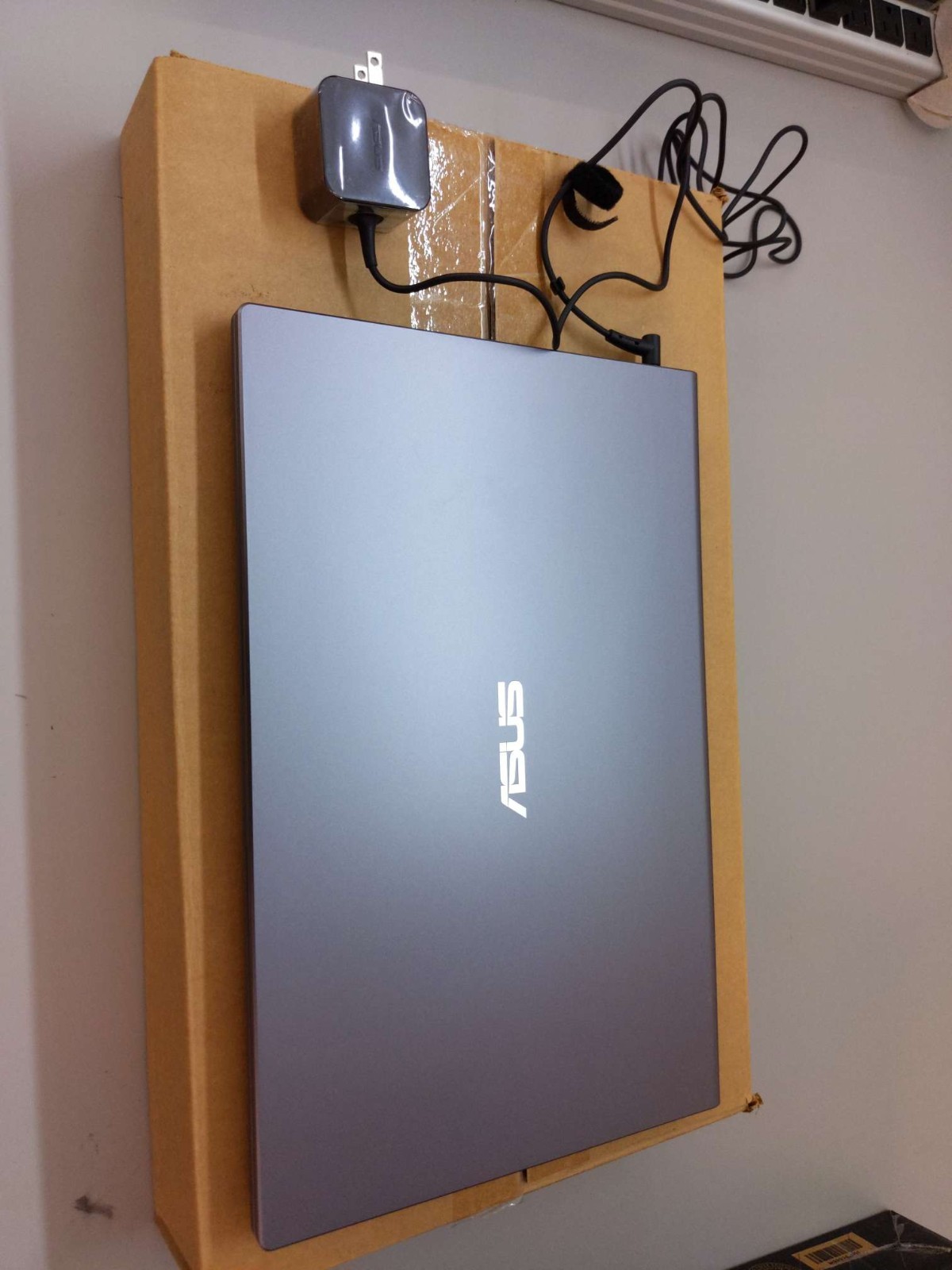 ASUS VivoBook 15 Laptop R565MA-RB05 15.6″ HD N4020 4GB/1TB W10H (Open-Box)