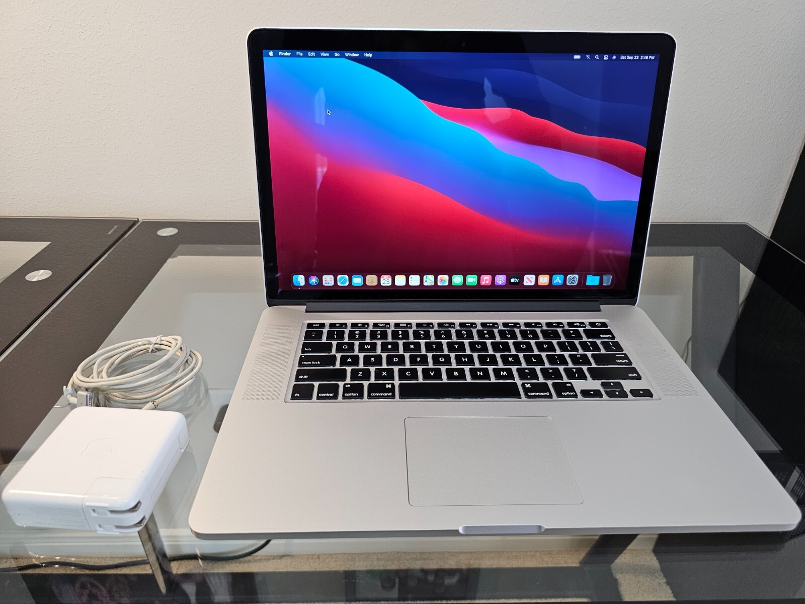 Apple MacBook Pro A1398 i7-4870HQ 2.5GHZ 16GB RAM 512GB SSD 15″ Retina MGXC2LL/A
