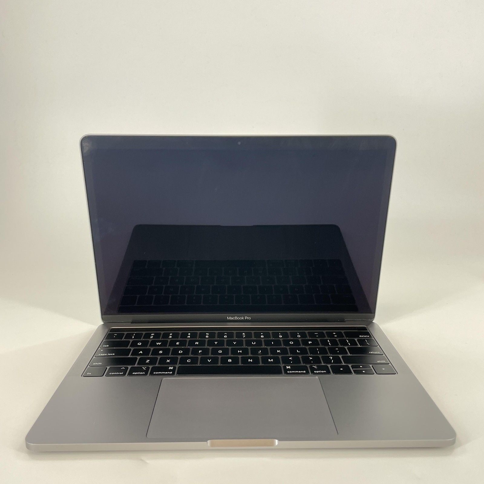 MacBook Pro 13 Space Gray 2019 1.4 GHz Intel Core i5 8th Gen. 8GB 128GB SSD