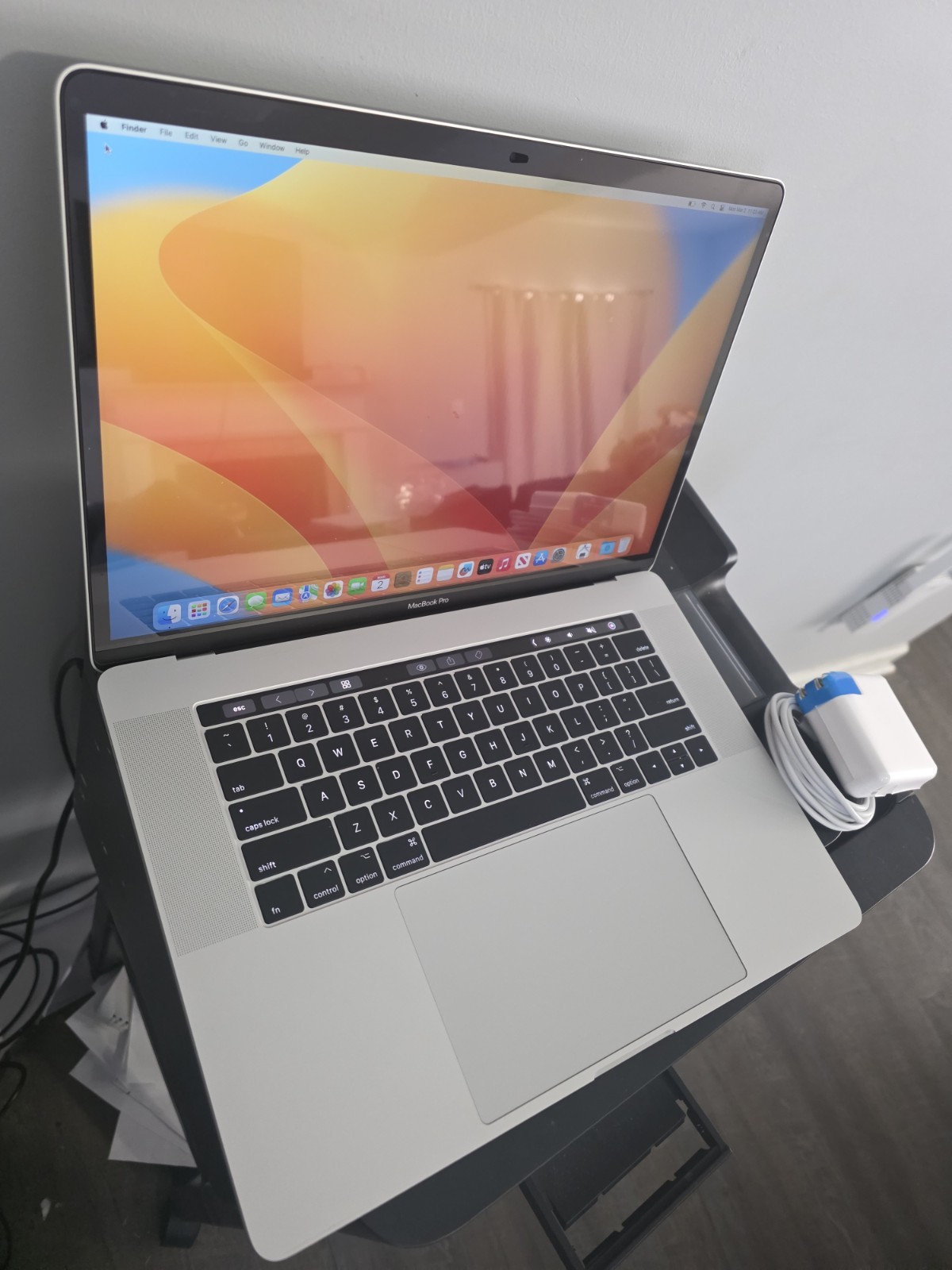 Apple MacBook Pro 15″2017 Touch Bar 256GB SSD 16GB i7 Ventura SILVER