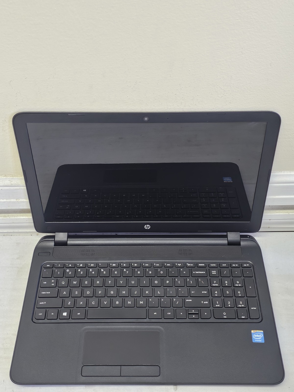 HP 15-f033wm Laptop – Intel Celeron N2830 4GB RAM 500GB HDD Win 10 BAD BATTERY