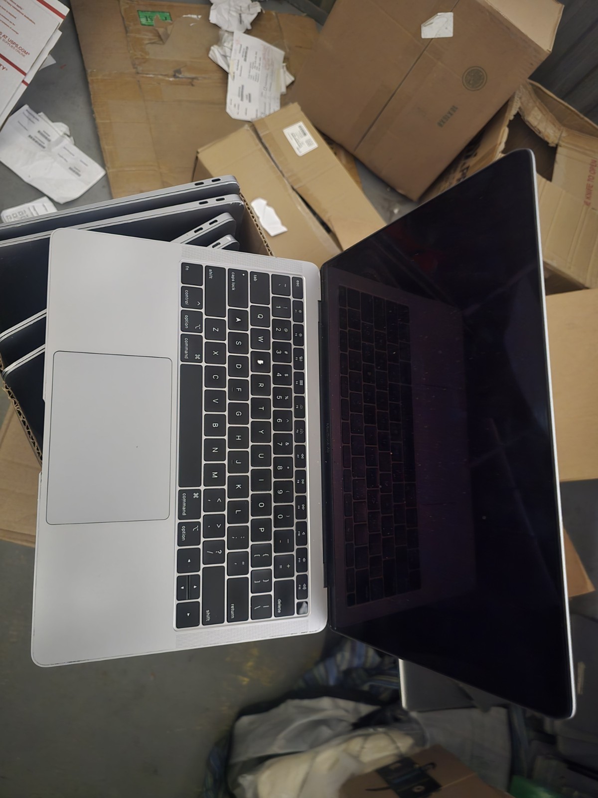 5 Apple MacBook Pro Laptop 13″ GrayBacklit Keyboard Webcam USB-C CasualComputing