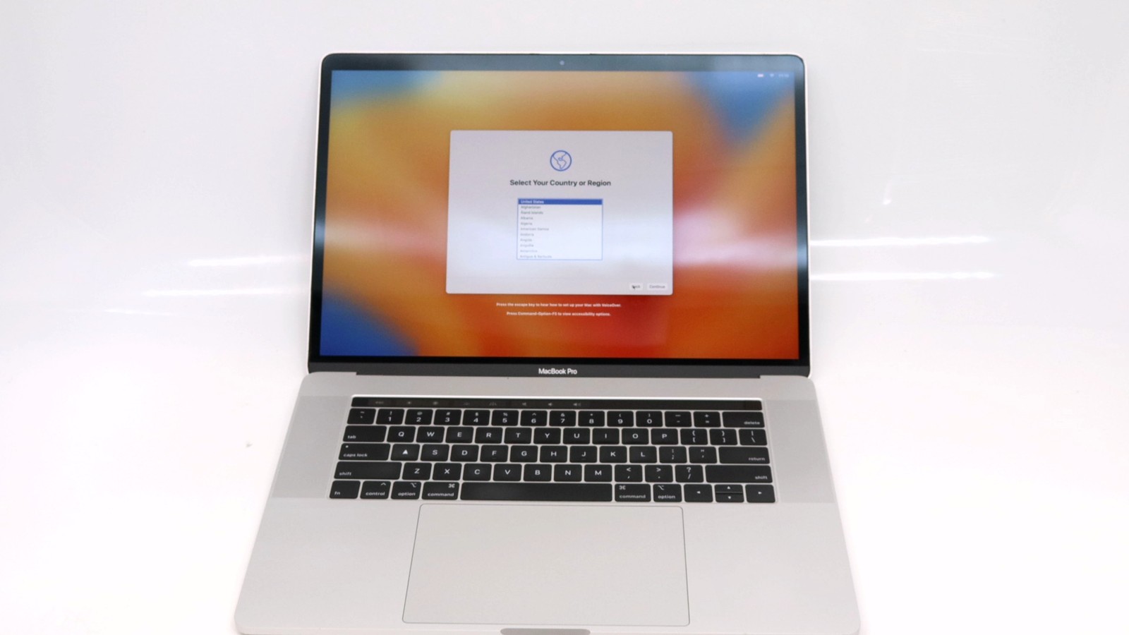 Apple MacBook Pro 15 Core i7 32GB 512GB Silver 2019 – Good