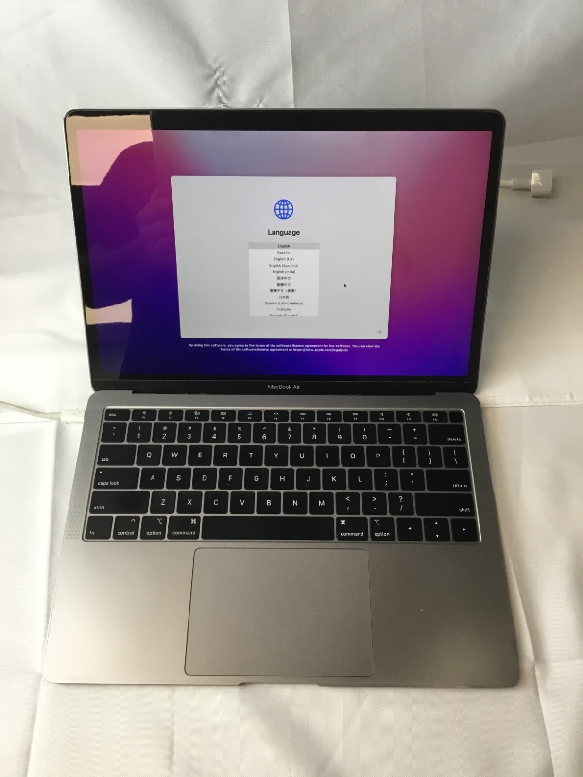 Apple Macbook Air (L2018) 13″ 1.60 GHz 8GB 256GB SSD Space Gray Grade C