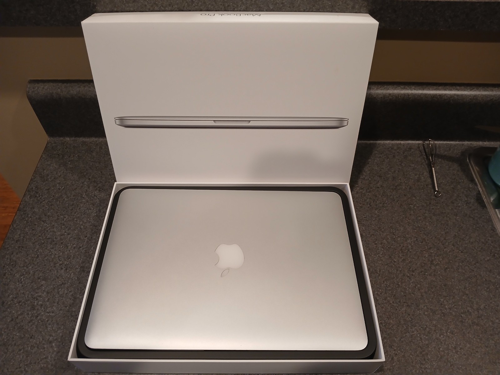 Apple Macbook Pro 13″ Laptop (2015) – Retina i5 2.9GHz Dual-core 16GB 512GB SSD