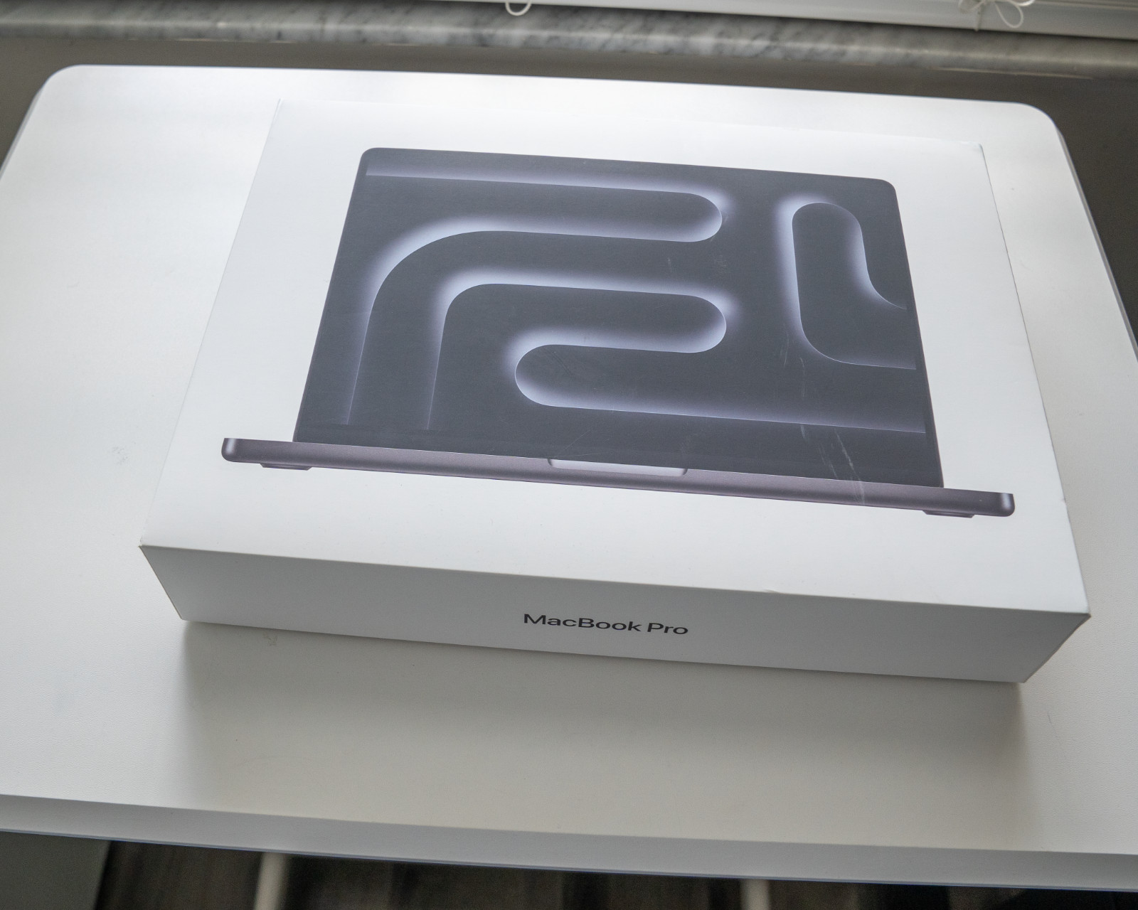 Apple MacBook Pro 13” 2017 Intel i5 8GB RAM 128GB SSD Fresh Apple Battery Ventur