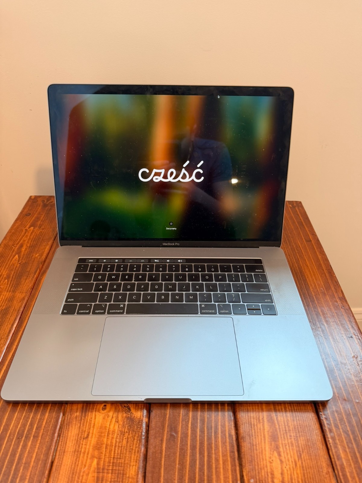 Space Gray Apple Macbook Pro Intel Core i9 – 2.9GHz – 15.4in – 512GB – 16GB Ram