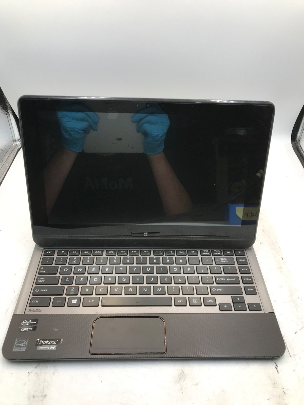 Toshiba Satellite U920t 2-in-1 Intel Core i5-3317U 12″ -POWERS/ NO BOOT-MZ